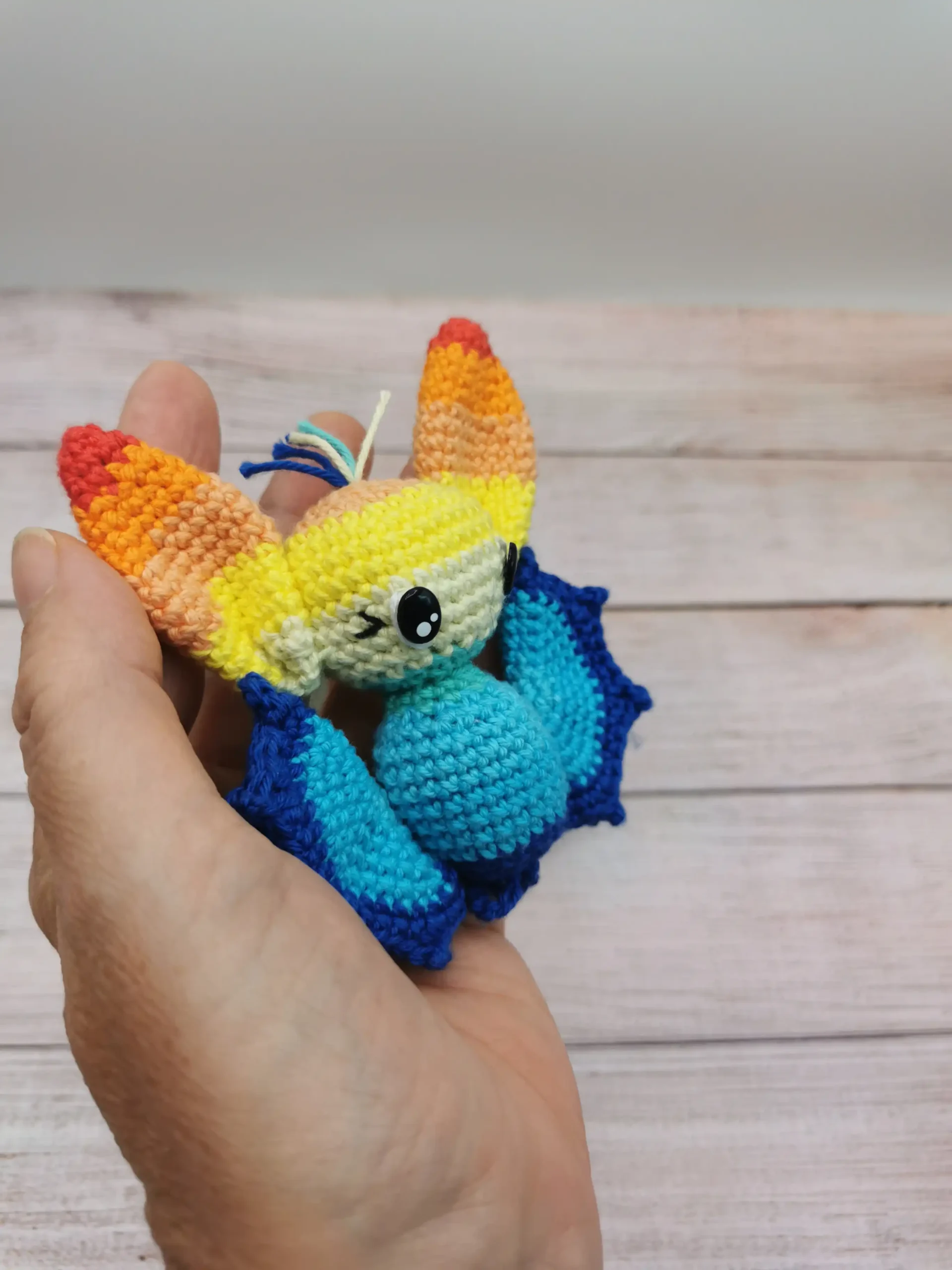 Chauve-souris en porte-clés amigurumi kawaii, conçu à la main au crochet par La Mu's heure