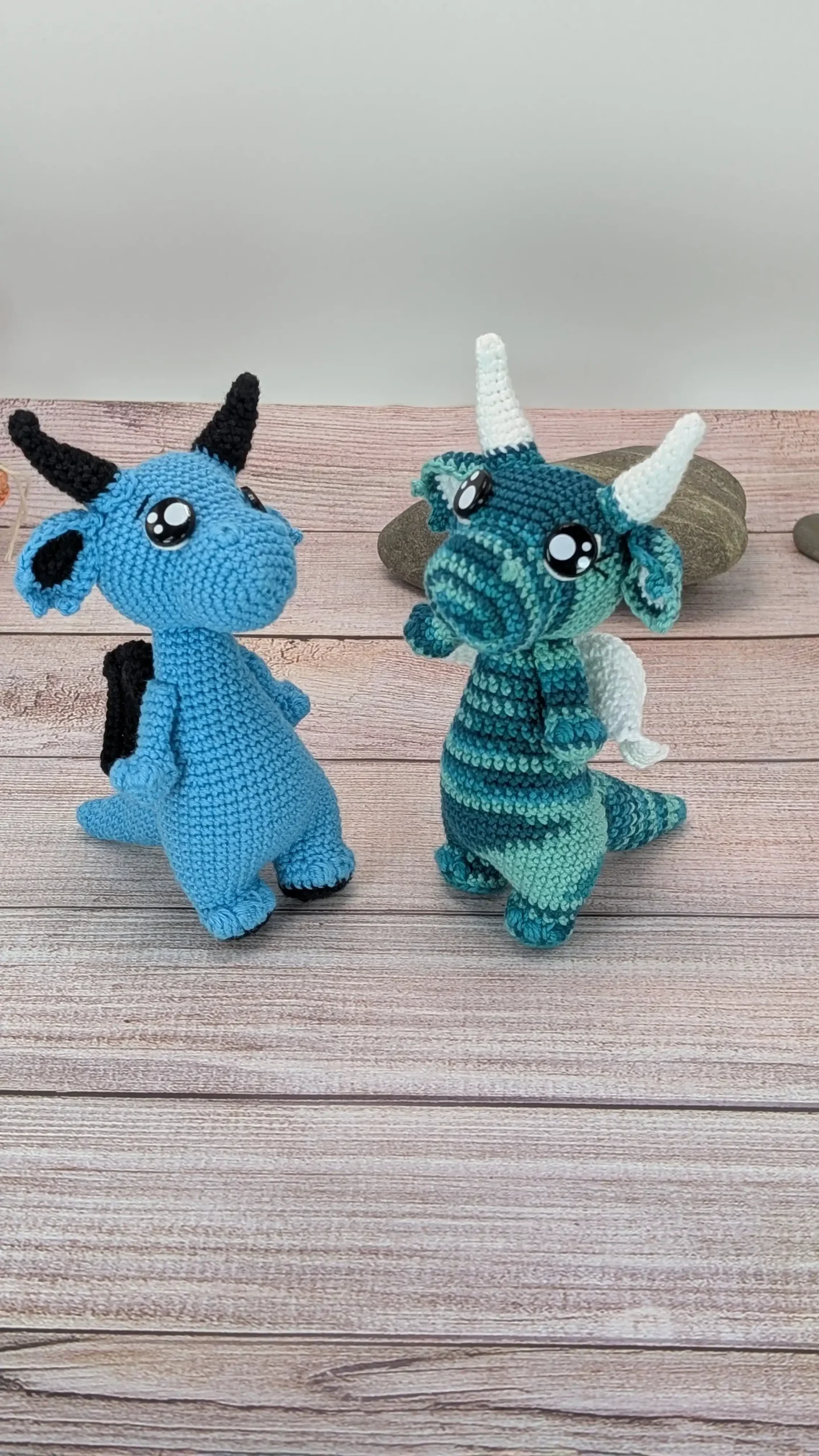 Grand dragon amigurumi fait main au crochet par La Mu's Heure