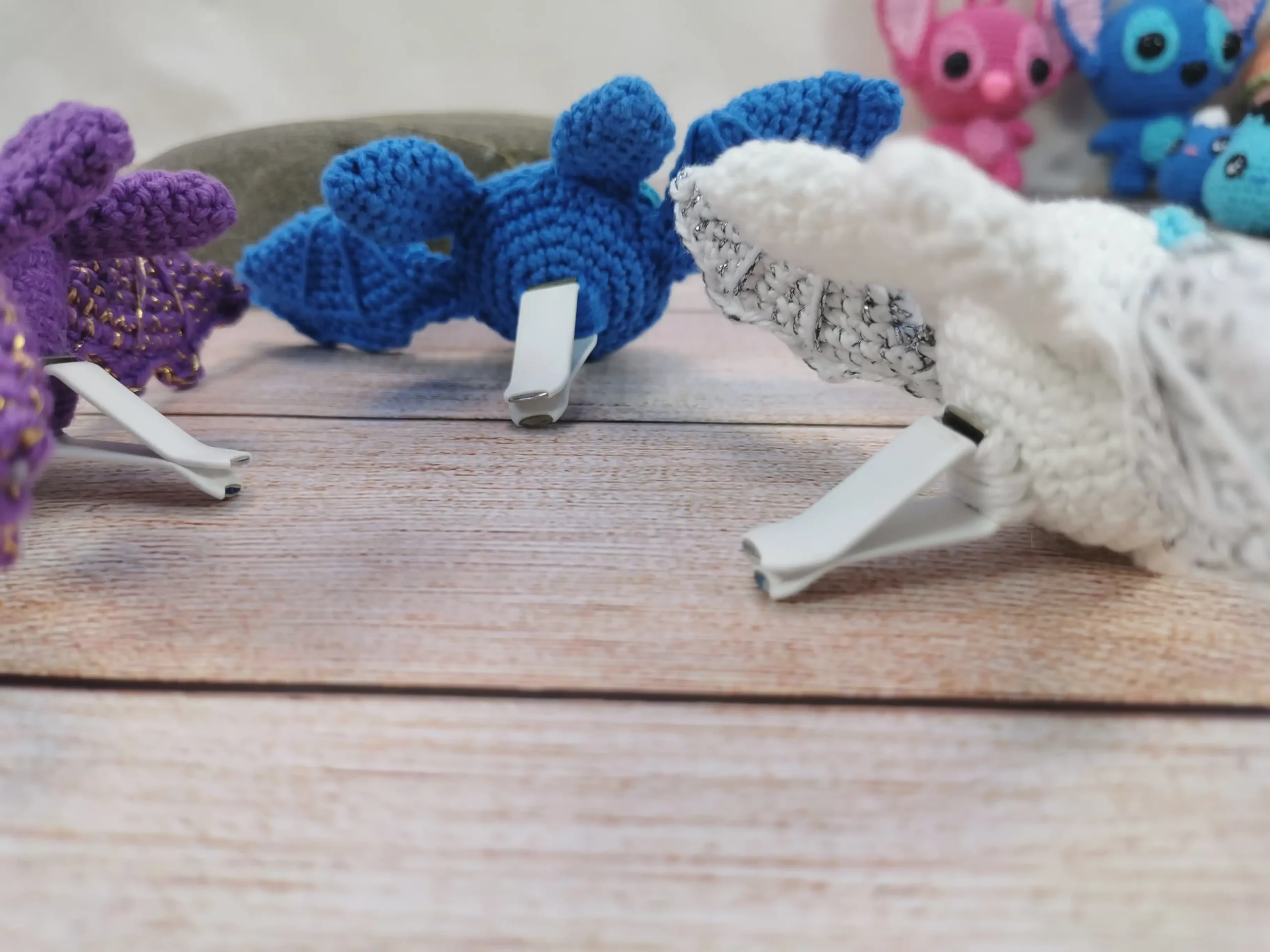 adorables décorations d'aération pour voiture en forme de chauve-souris, des amigurumis kawaii faits main au crochet dans notre atelier en Occitanie