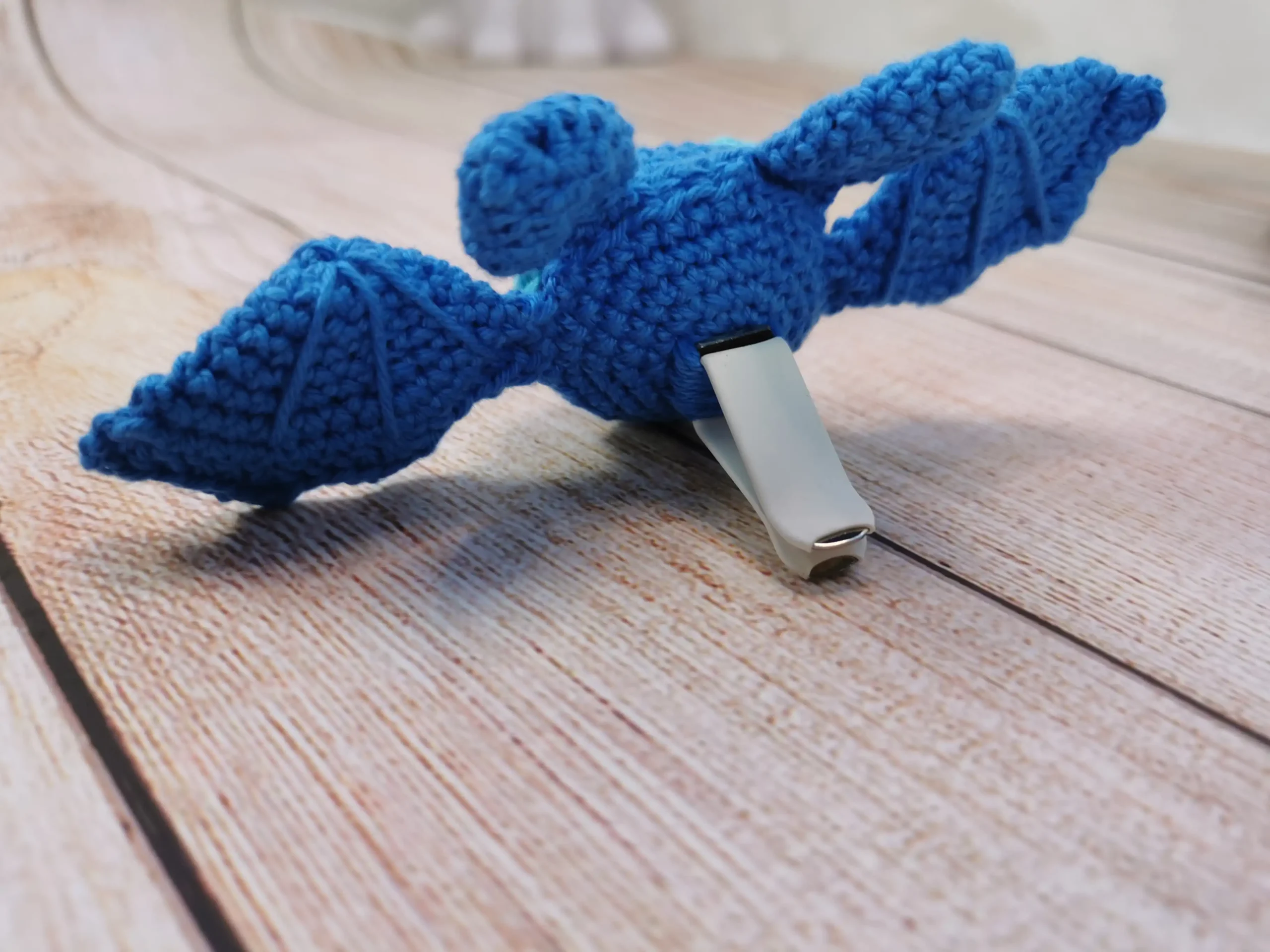 adorables décorations d'aération pour voiture en forme de chauve-souris, des amigurumis kawaii faits main au crochet dans notre atelier en Occitanie