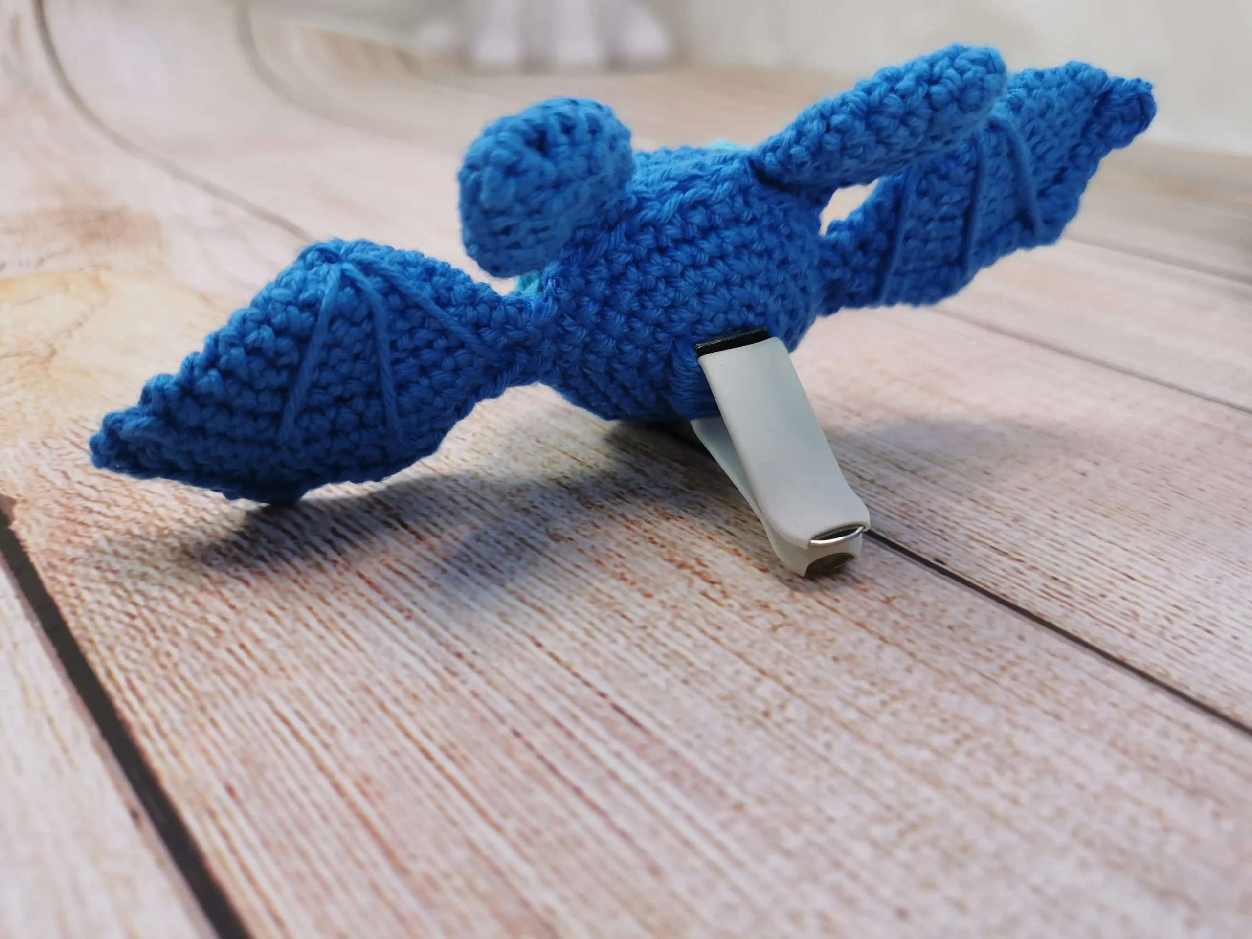 adorables décorations d'aération pour voiture en forme de chauve-souris, des amigurumis kawaii faits main au crochet dans notre atelier en Occitanie