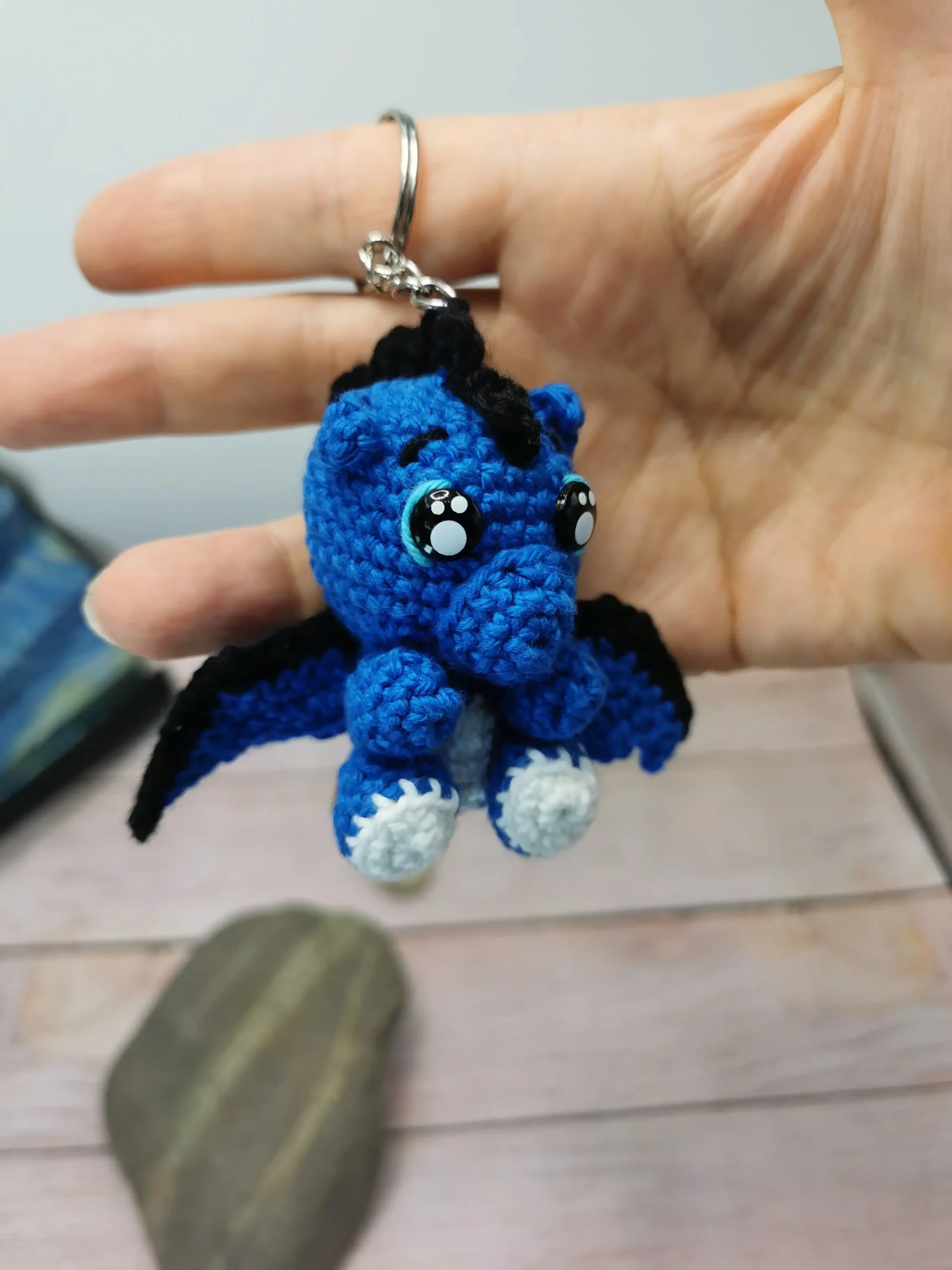Petit Dragon Porte-clés Amigurumi fait main au crochet par La Mu's Heure