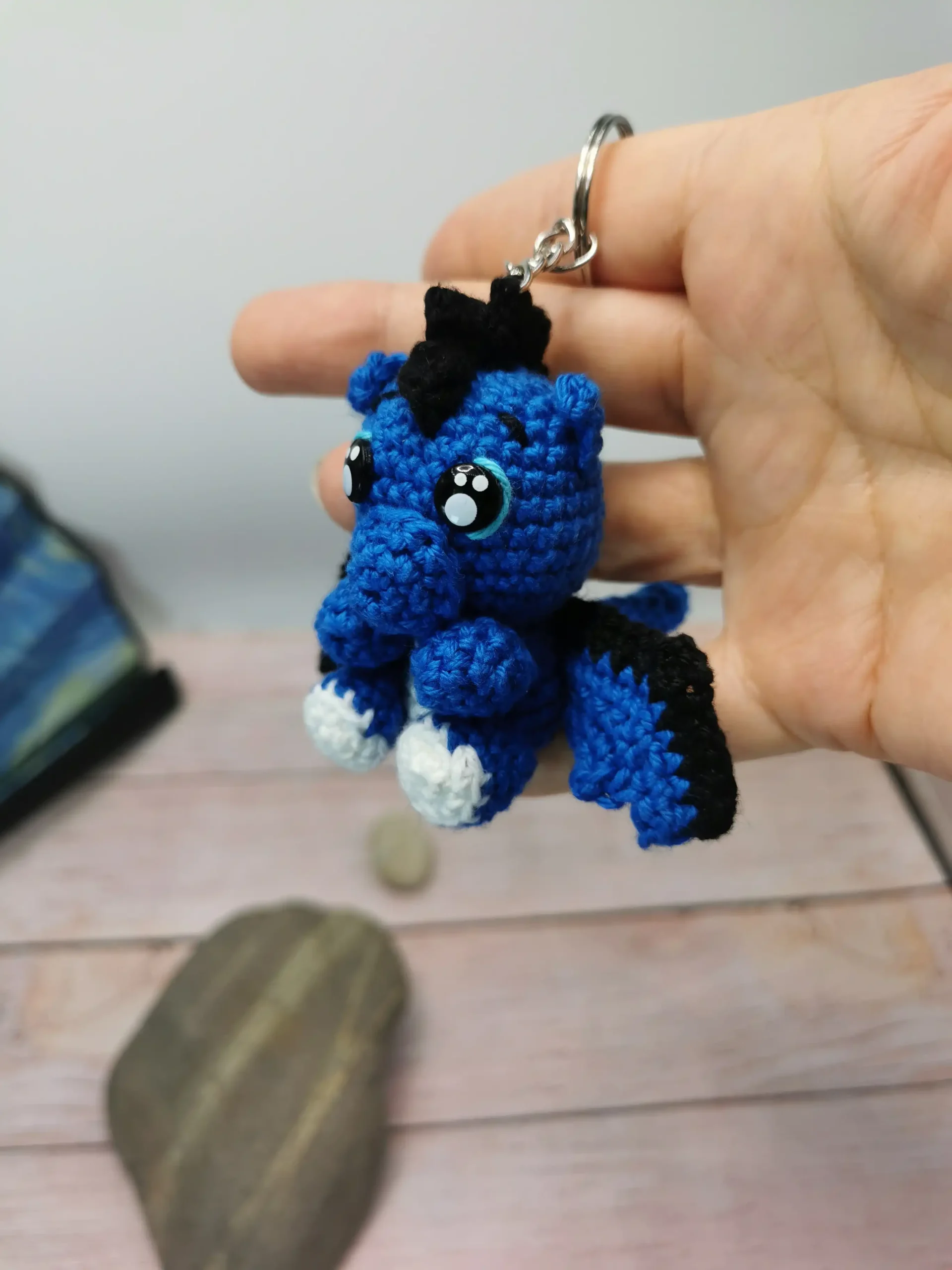 Petit Dragon Porte-clés Amigurumi fait main au crochet par La Mu's Heure