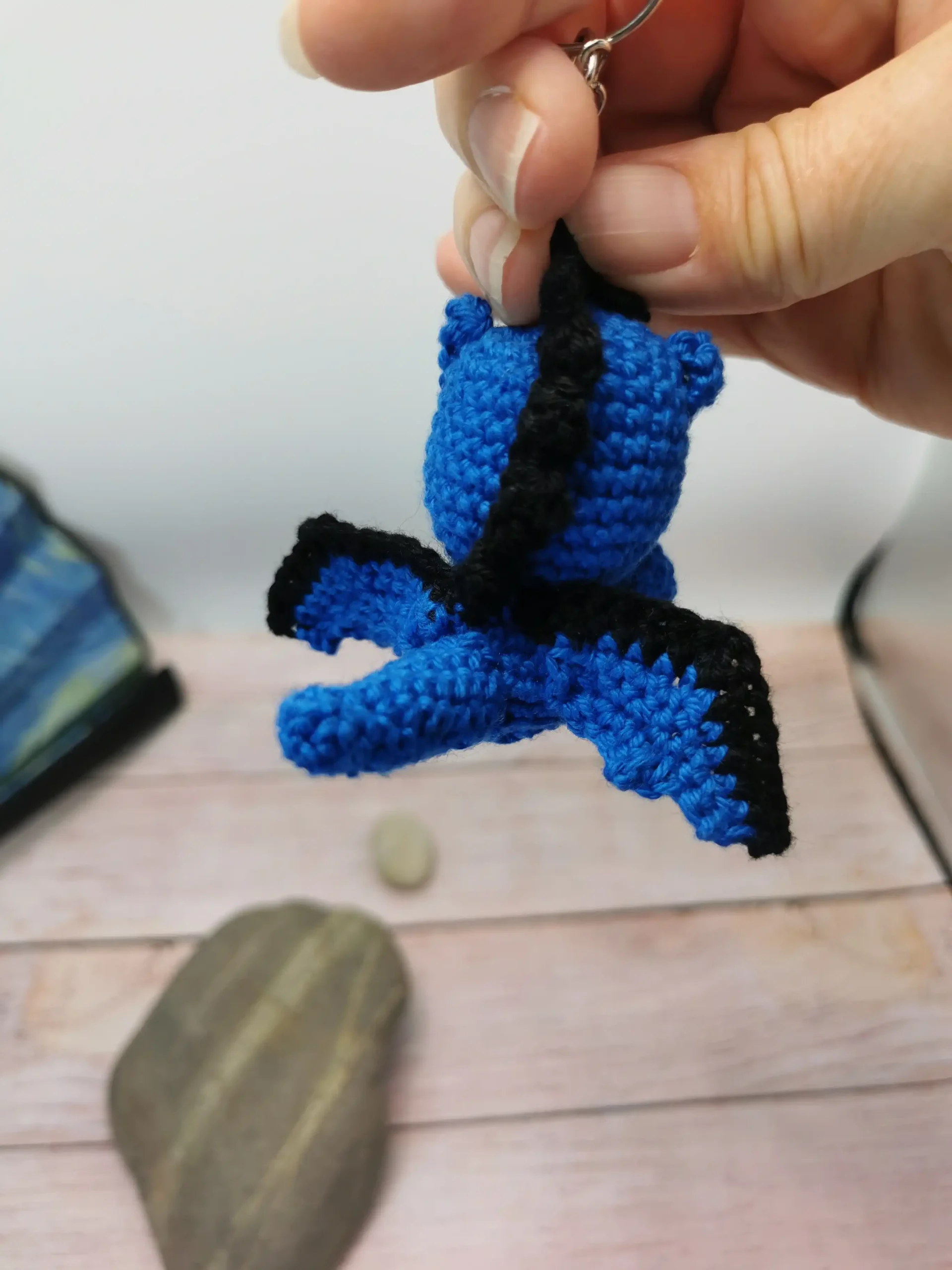 Petit Dragon Porte-clés Amigurumi fait main au crochet par La Mu's Heure