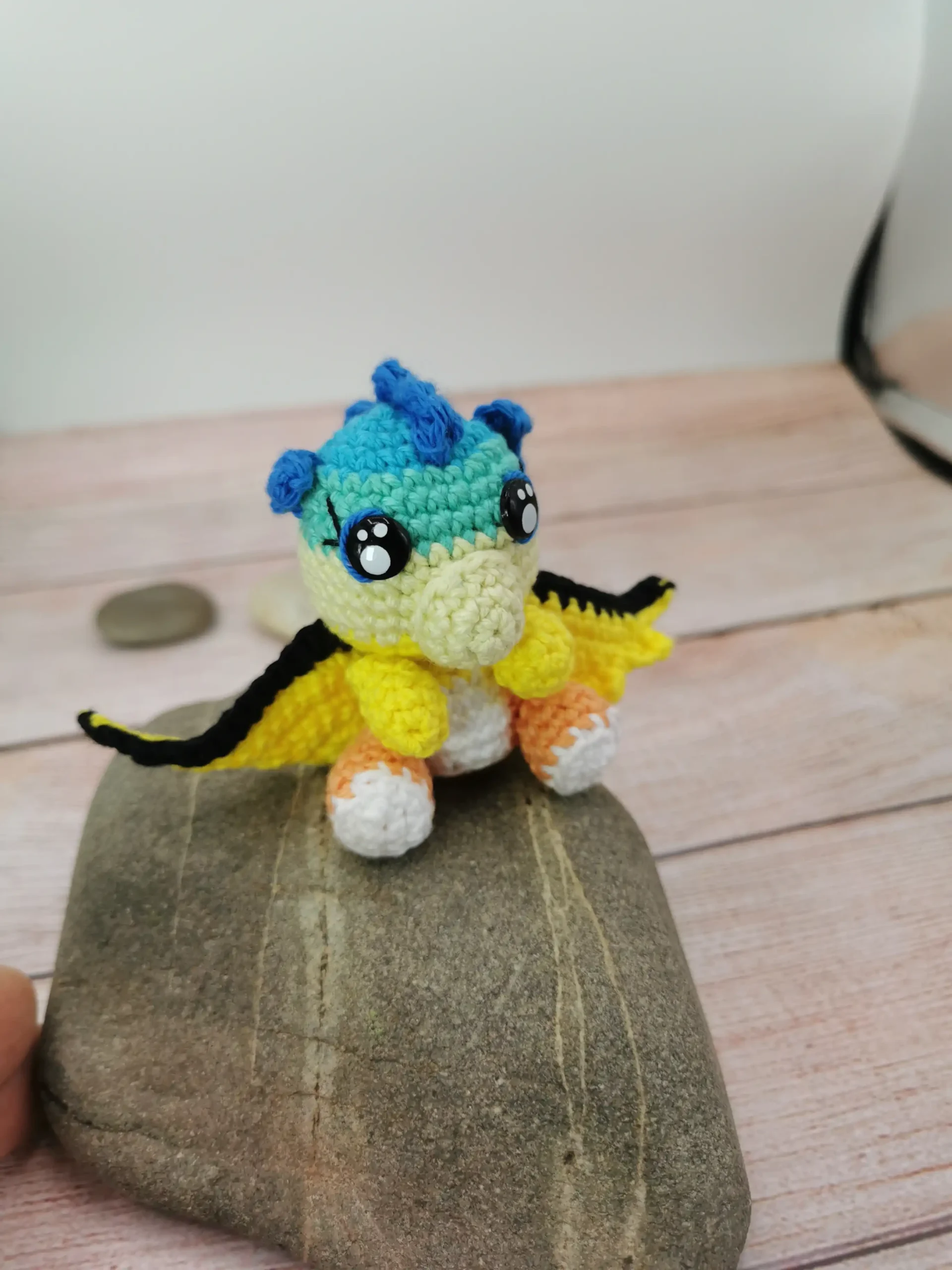Petit Dragon Porte-clés Amigurumi fait main au crochet par La Mu's Heure