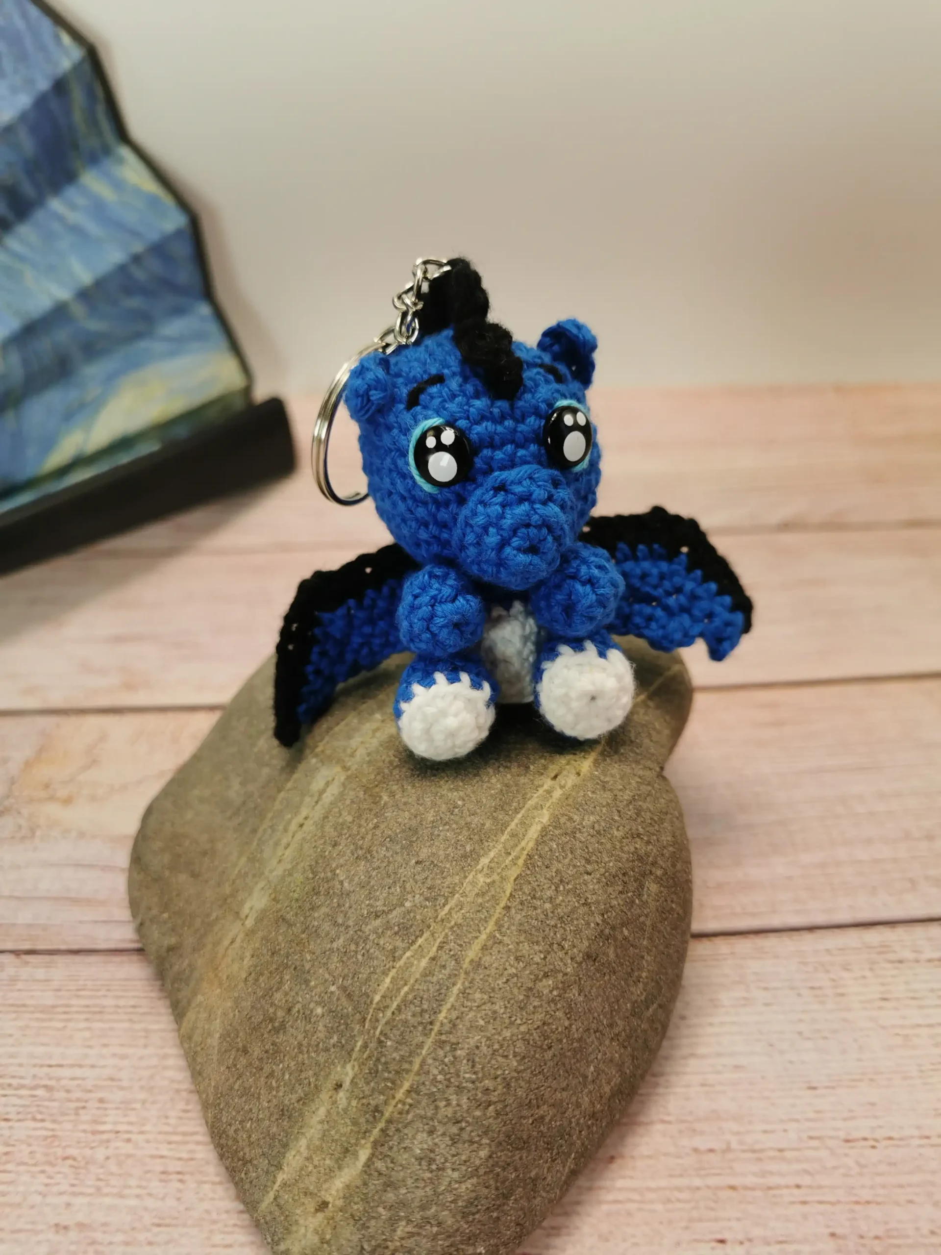 Petit Dragon Porte-clés Amigurumi fait main au crochet par La Mu's Heure