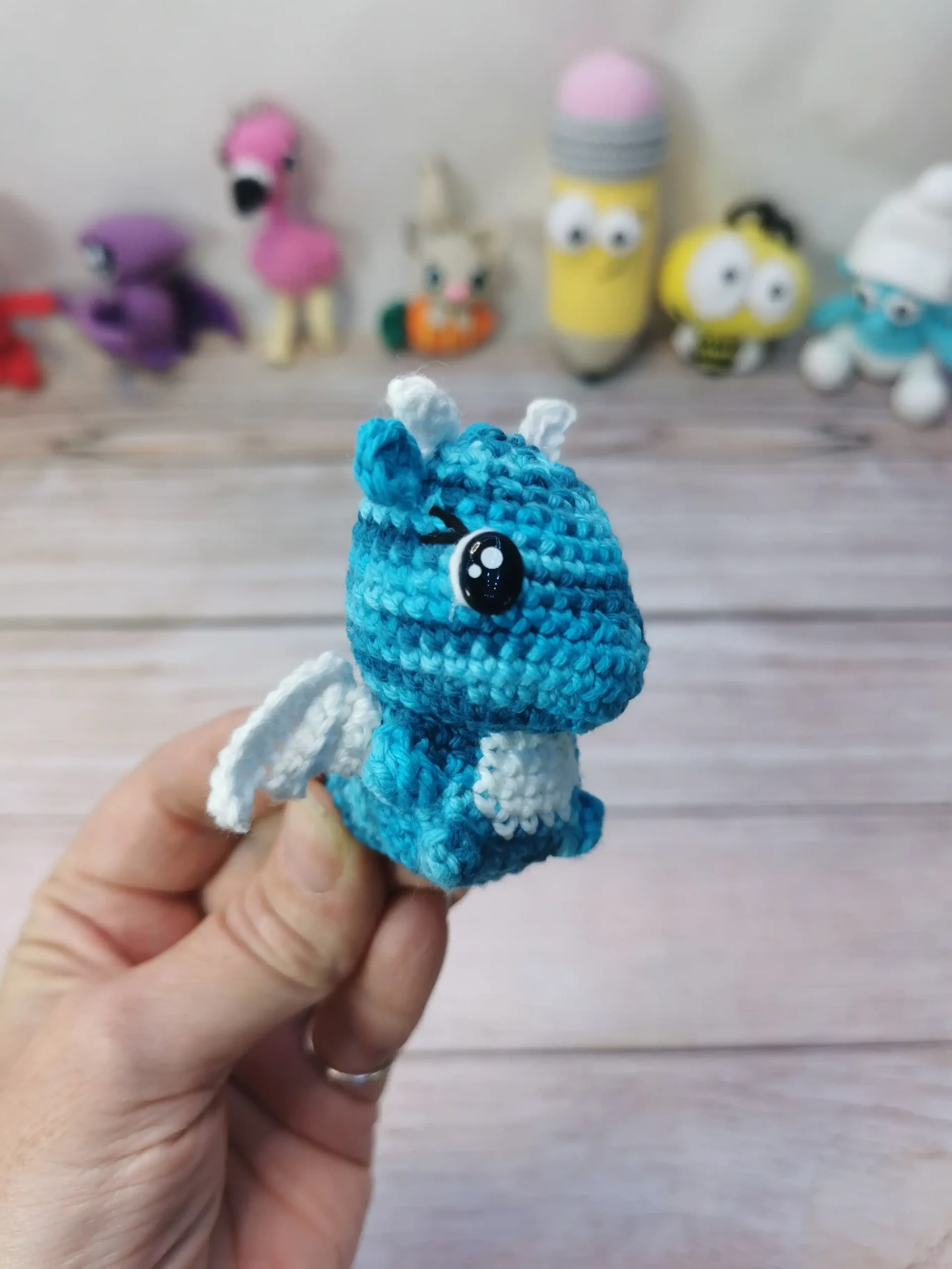 Petit Dragon Porte-clés Amigurumi fait main au crochet par La Mu's Heure