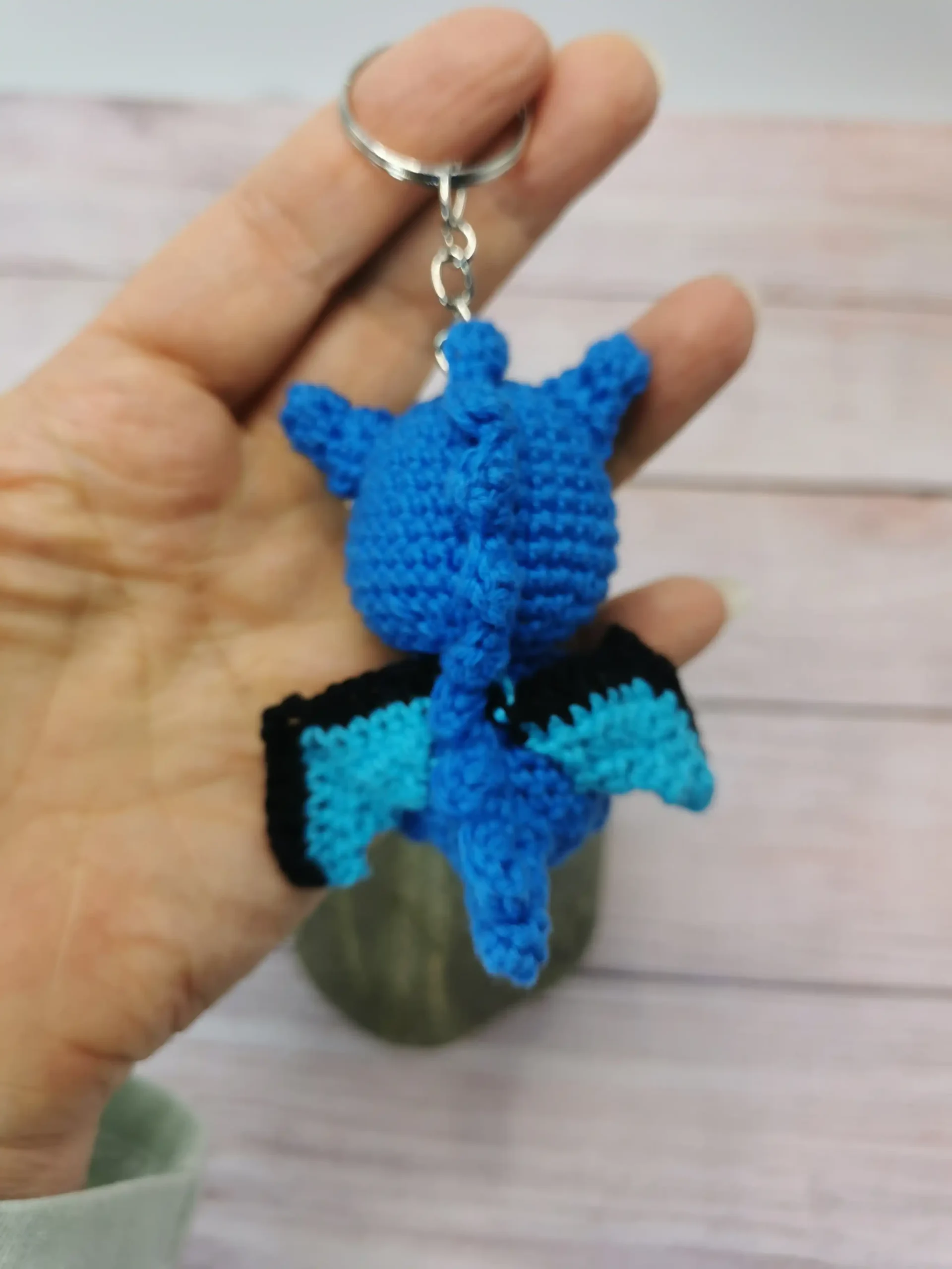 Petit Dragon Porte-clés Amigurumi fait main au crochet par La Mu's Heure