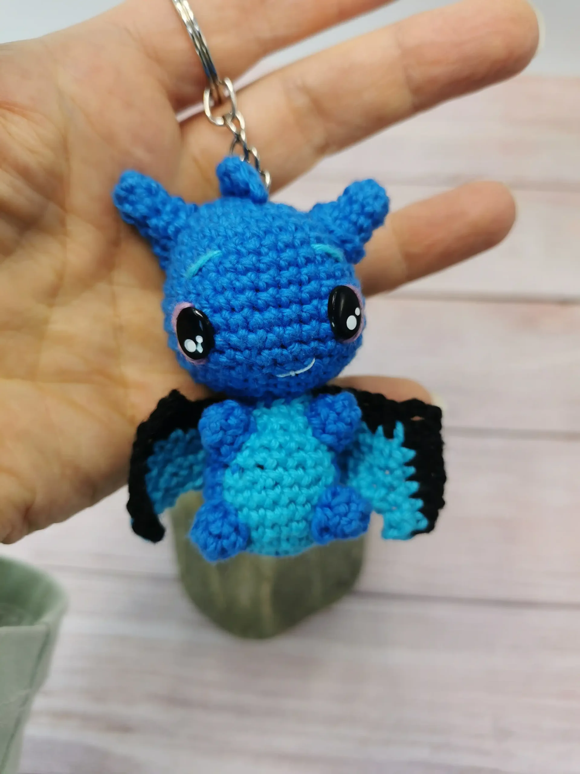 Petit Dragon Porte-clés Amigurumi fait main au crochet par La Mu's Heure