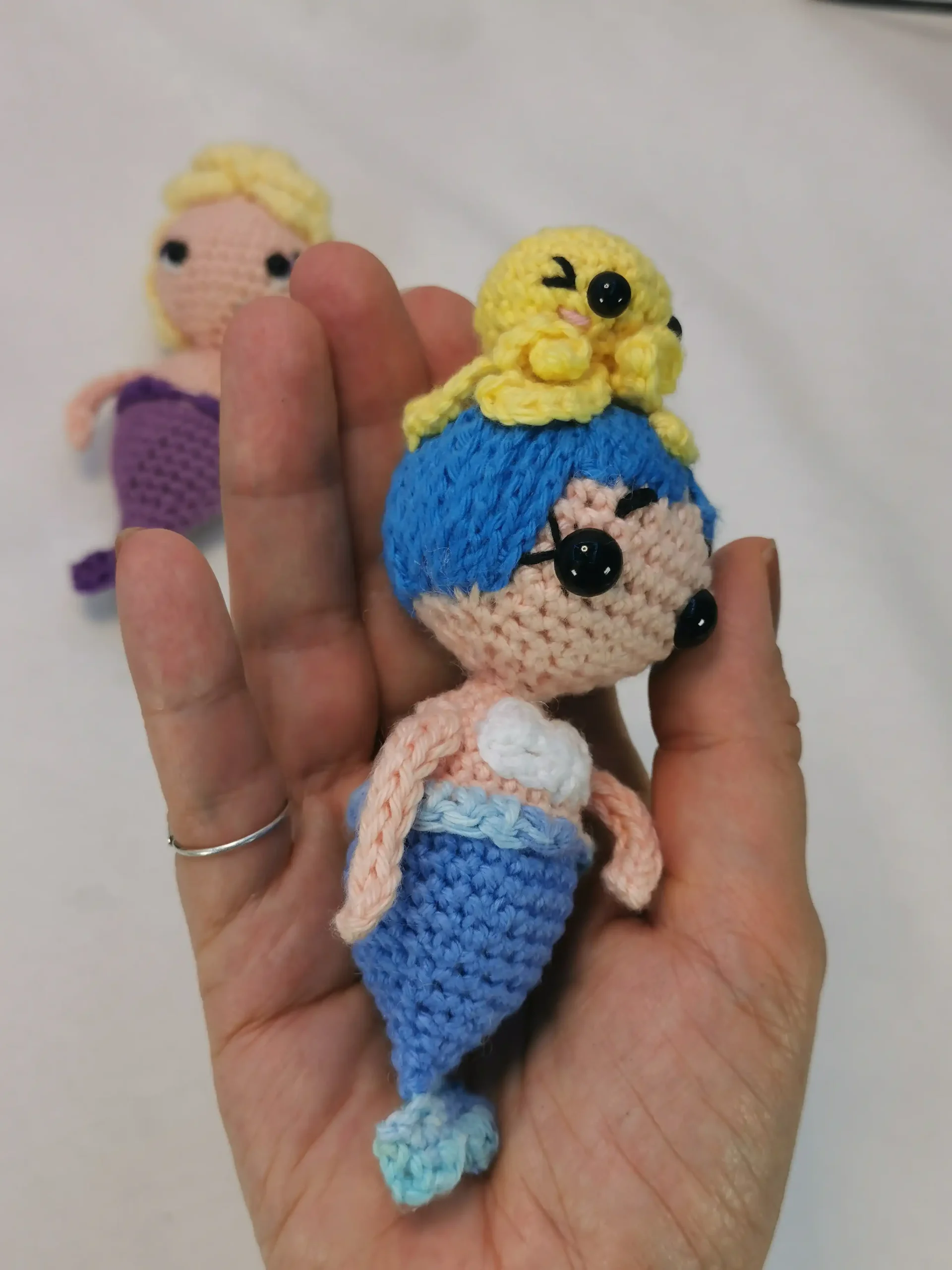 Bébé sirène amigurumi fait main au crochet par La Mu's heure