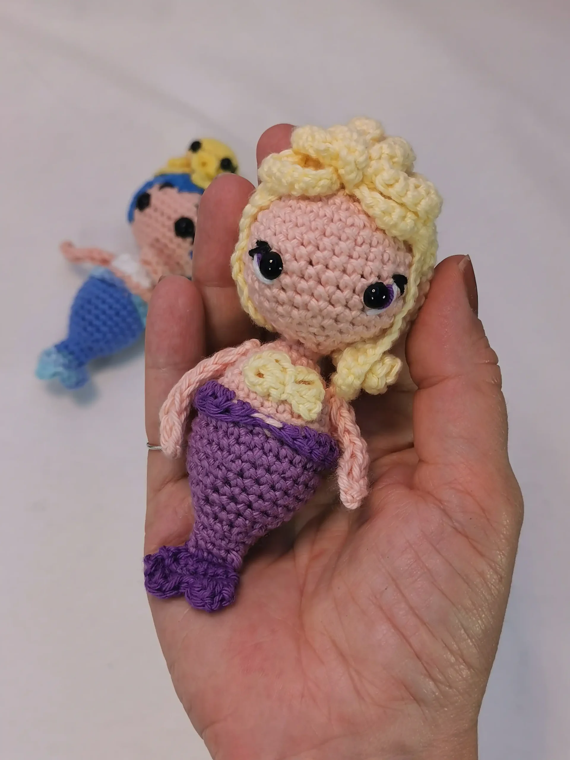 Bébé sirène amigurumi fait main au crochet par La Mu's heure