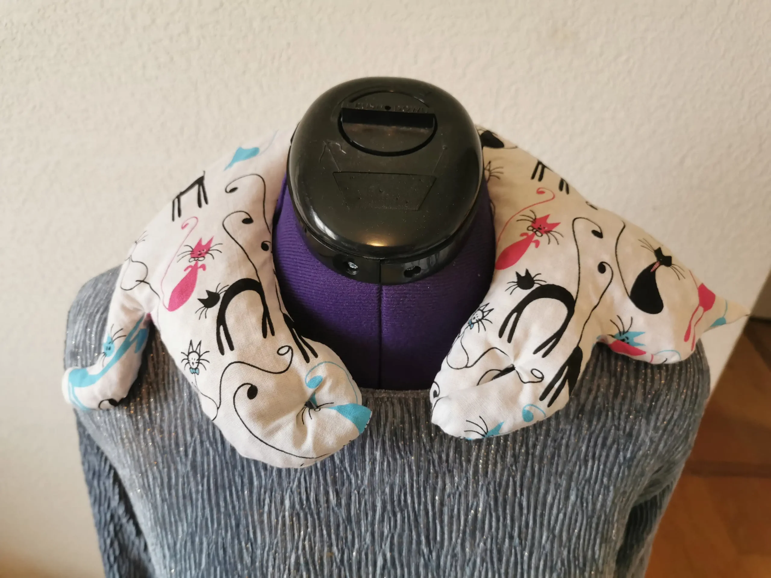Bouillotte en forme de chat pour les cervical fait main par La Mu's Heure