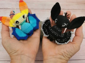 Chauve-souris en porte-clés amigurumi kawaii, conçu à la main au crochet par La Mu's heure