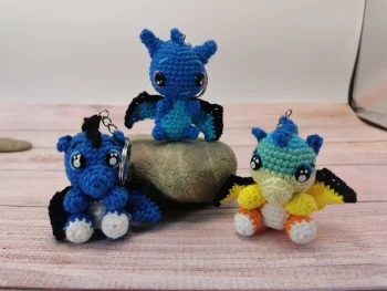Petit Dragon Porte-clés Amigurumi fait main au crochet par La Mu's Heure