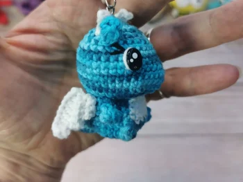 Petit Dragon Porte-clés Amigurumi fait main au crochet par La Mu's Heure