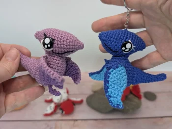 Dinosaure ptérodactyle amigurumi fait main au crochet par La Mu's Heure