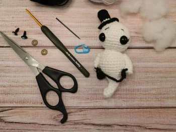 Tuto fantôme gentleman amigurumi au crochet par La Mu's heure