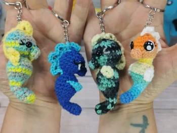 hippocampe amigurumi fait main au crochet par La Mu's heure