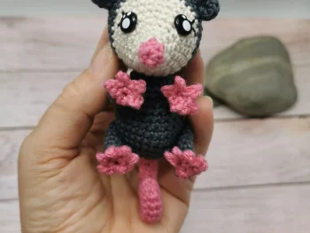 Opossum amigurumi fait au crochet par La Mu's Heure