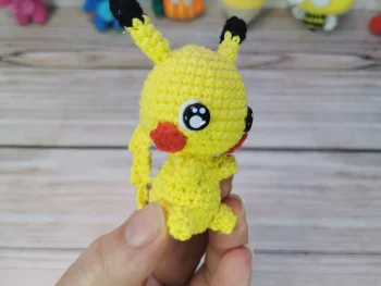 Pikachu pokemon amigurumi fait main au crochet par La Mu's Heure