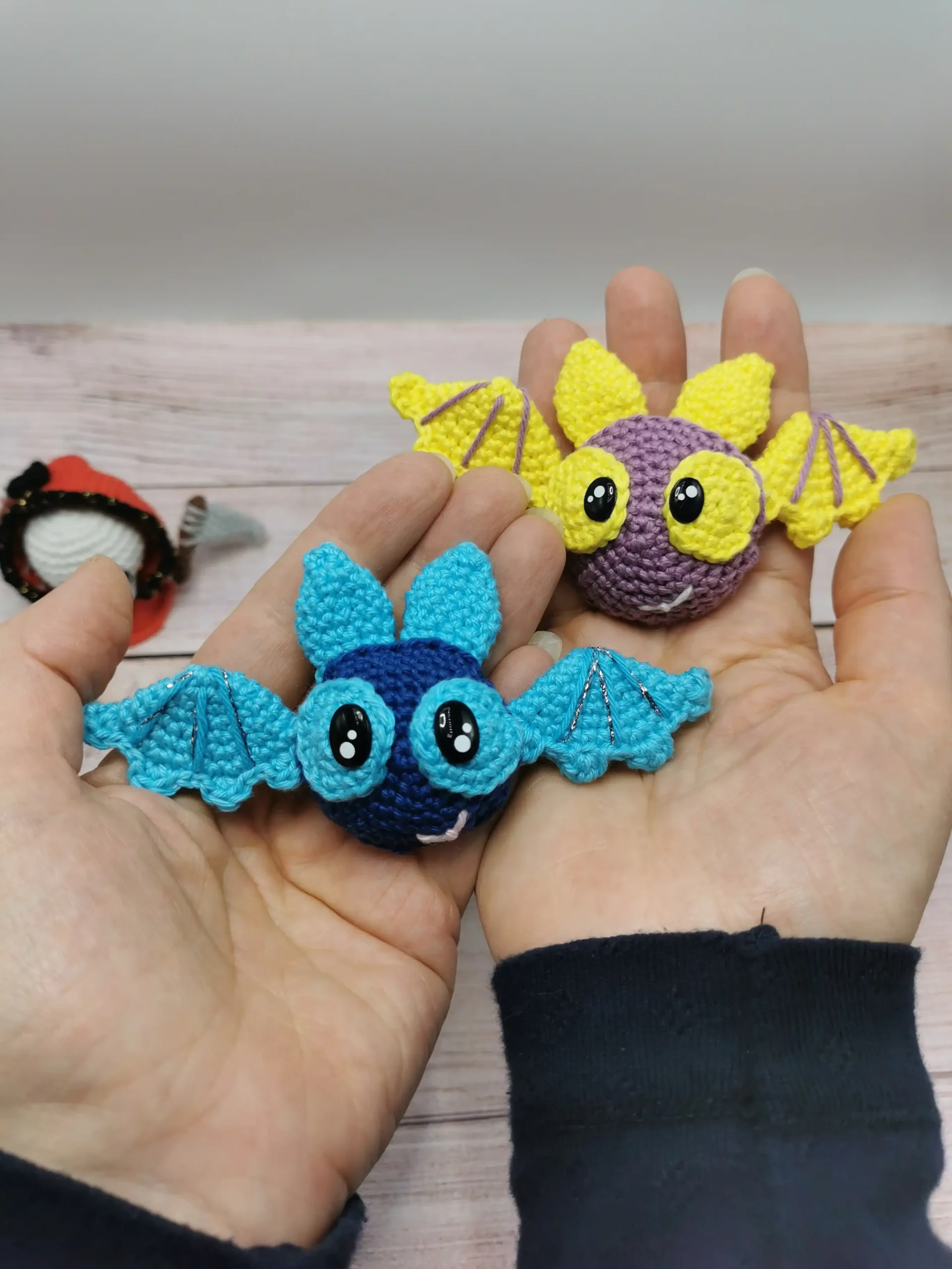 broche Chauve-souris amigurumi kawaii, conçu à la main au crochet par La Mu's heure
