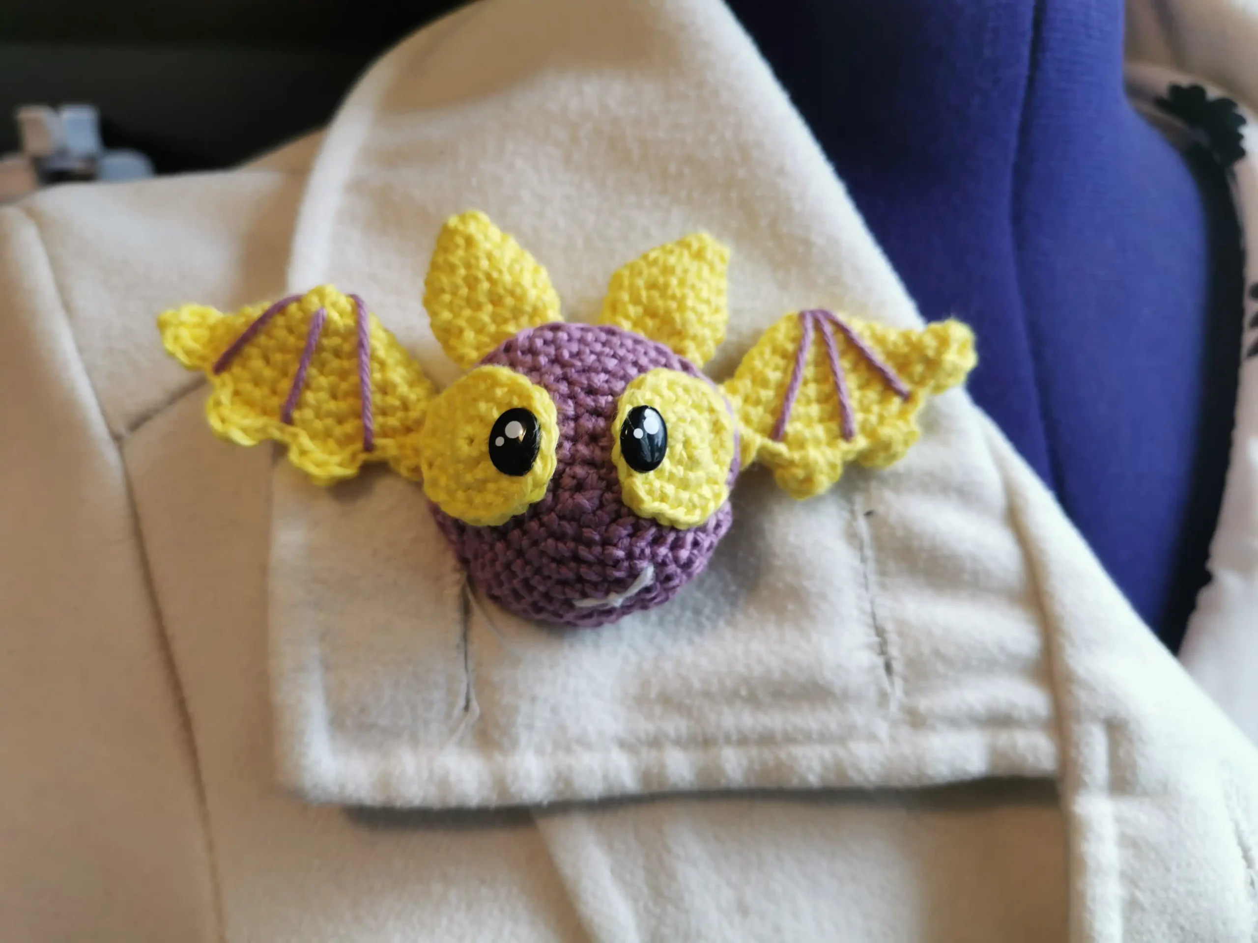 broche Chauve-souris amigurumi kawaii, conçu à la main au crochet par La Mu's heure