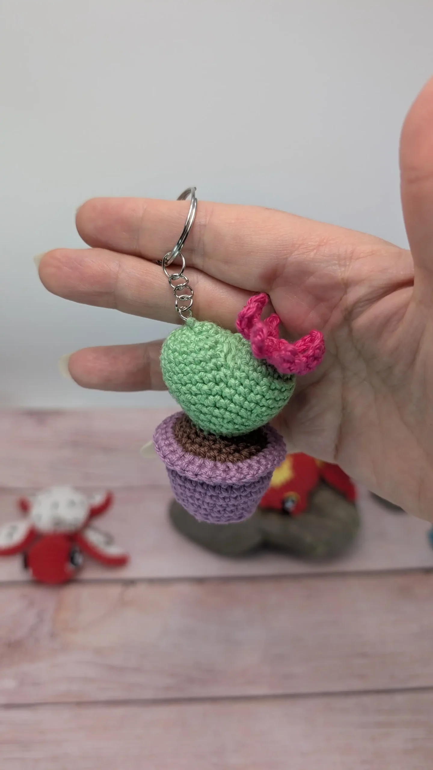 Cactus Cœur amigurumi fait main au crochet par La Mu's heure