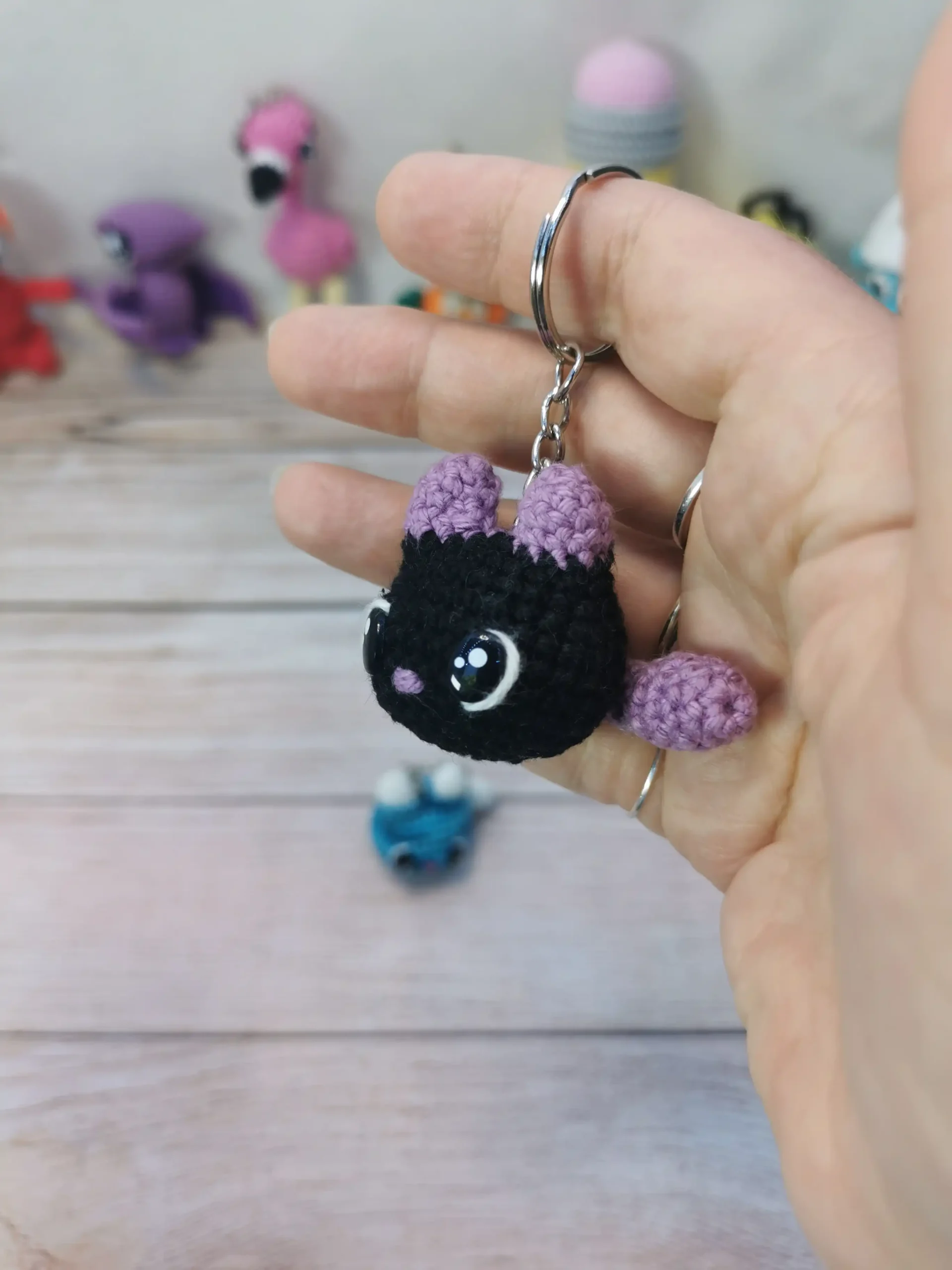 Porte clef chat, amigurumi kawaii fait main au crochet par La Mu's Heure