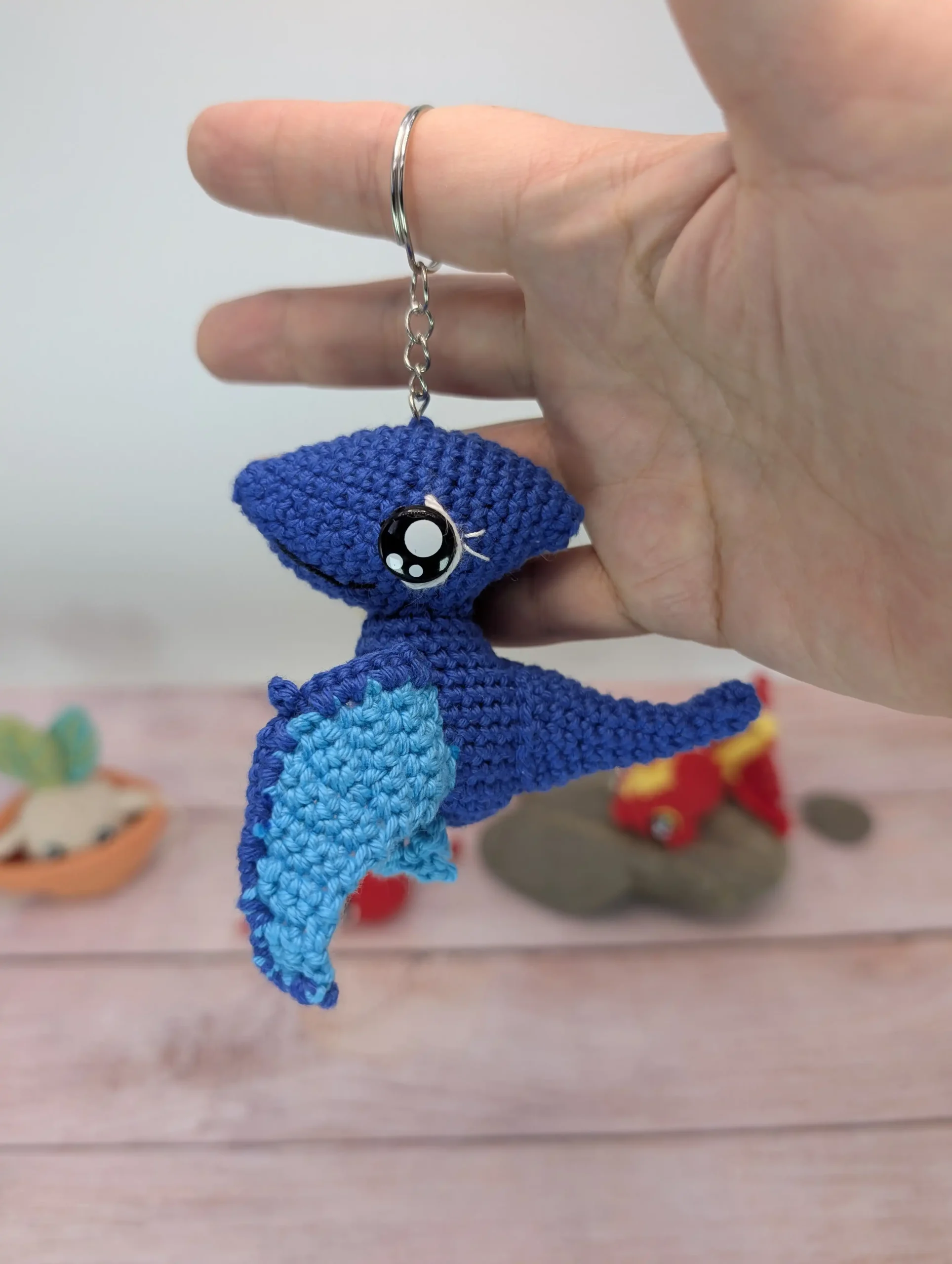Dinosaure ptérodactyle amigurumi fait main au crochet par La Mu's Heure