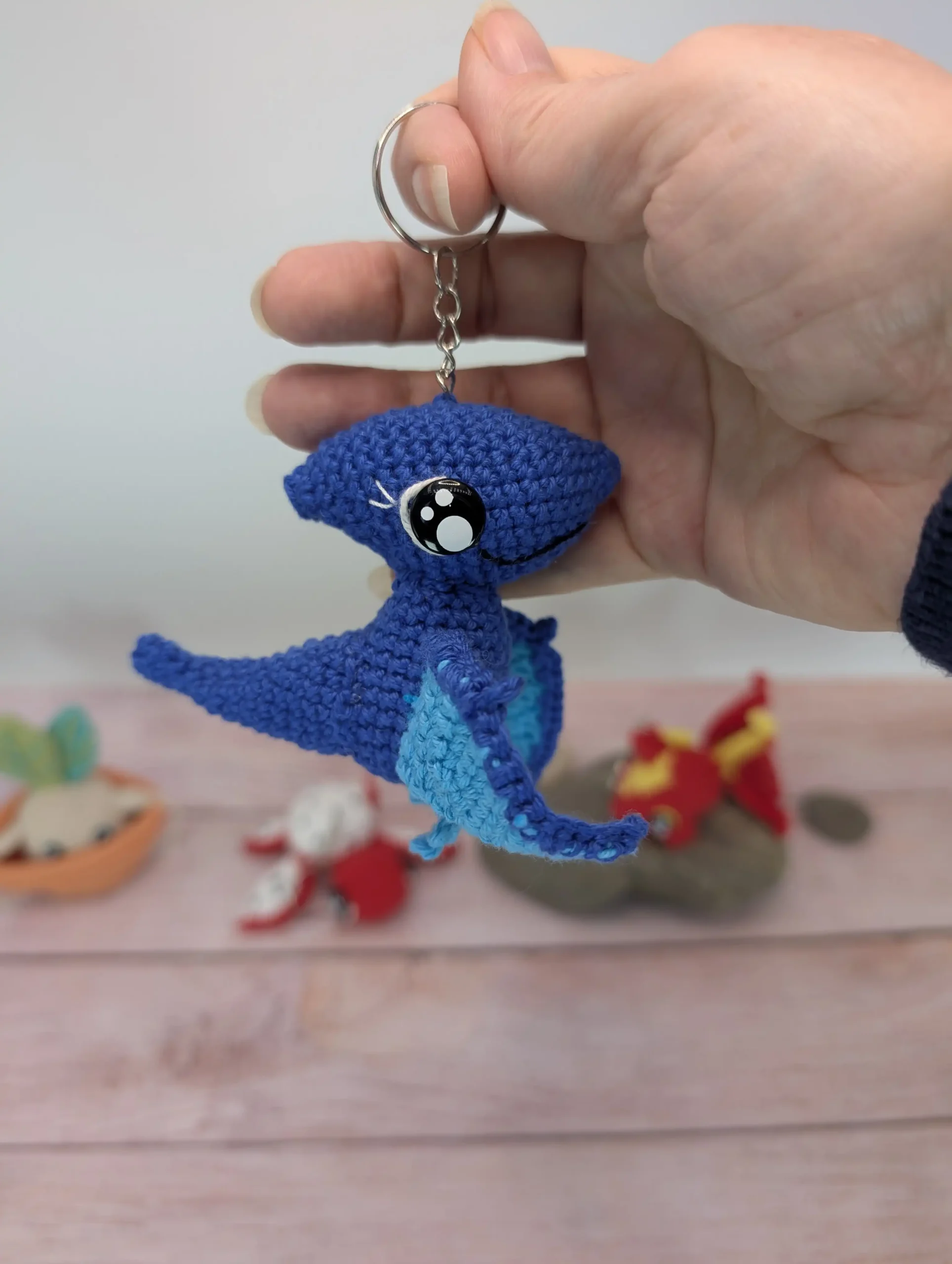 Dinosaure ptérodactyle amigurumi fait main au crochet par La Mu's Heure