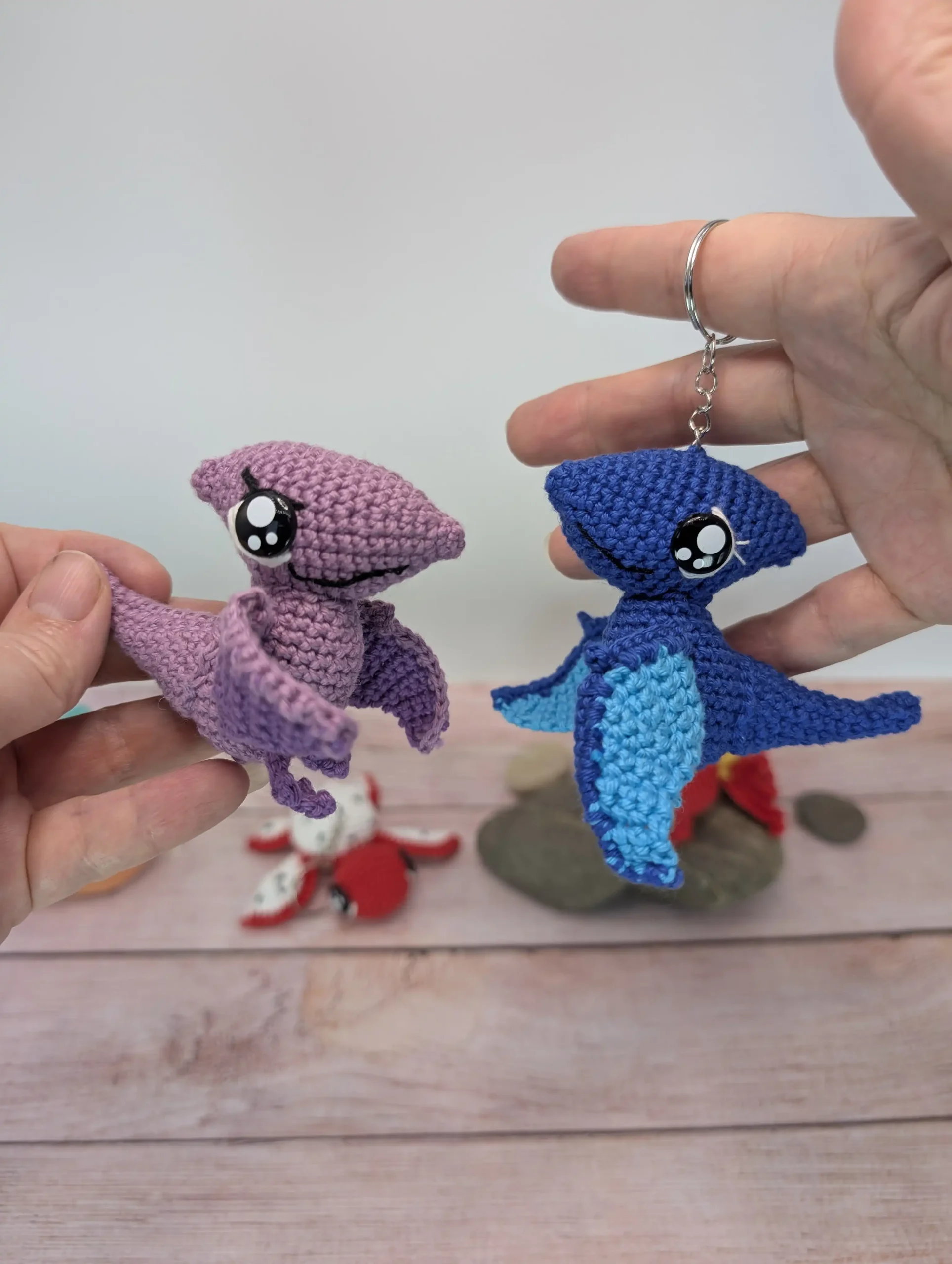 Dinosaure ptérodactyle amigurumi fait main au crochet par La Mu's Heure