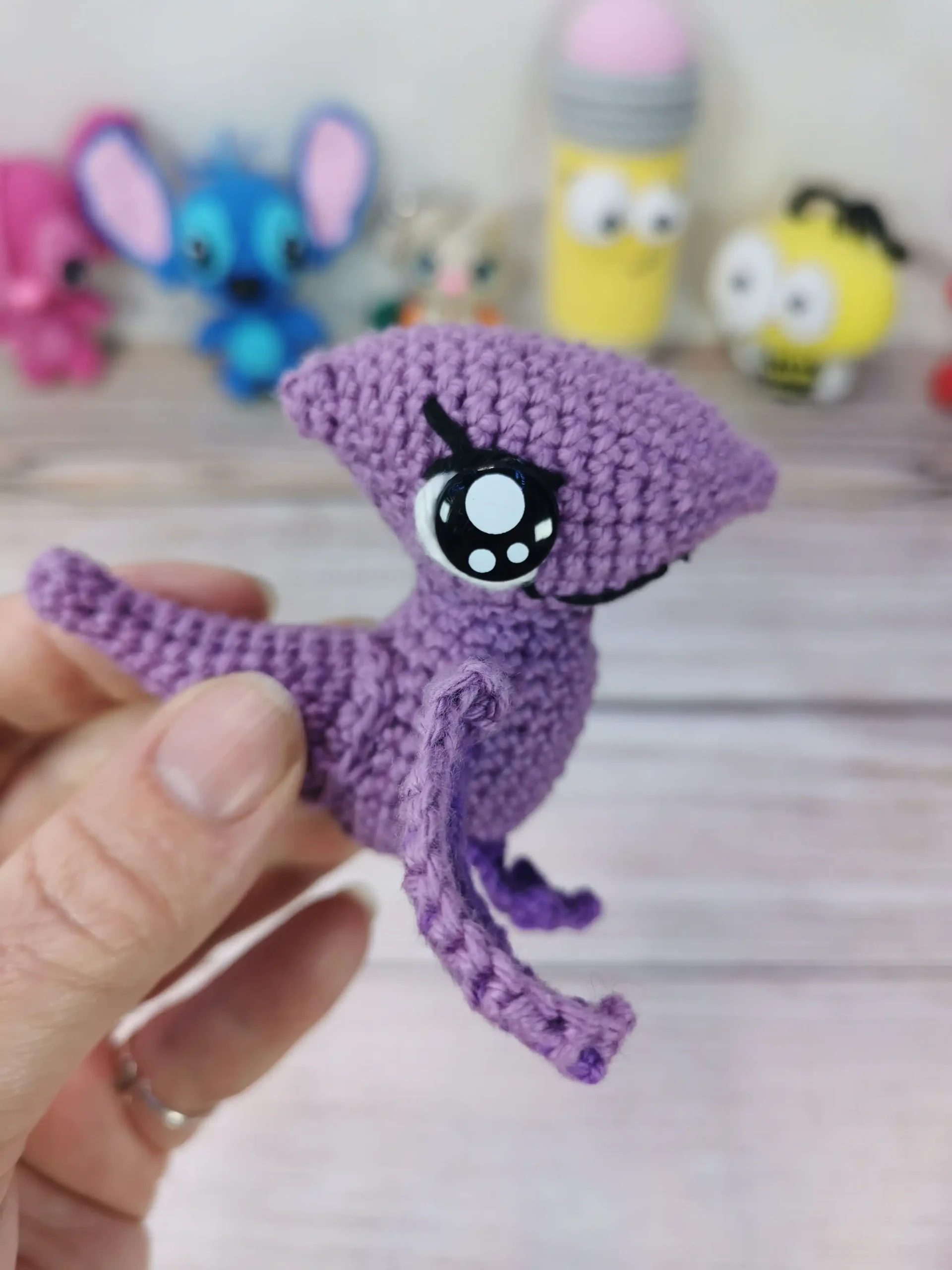 Dinosaure ptérodactyle amigurumi fait main au crochet par La Mu's Heure