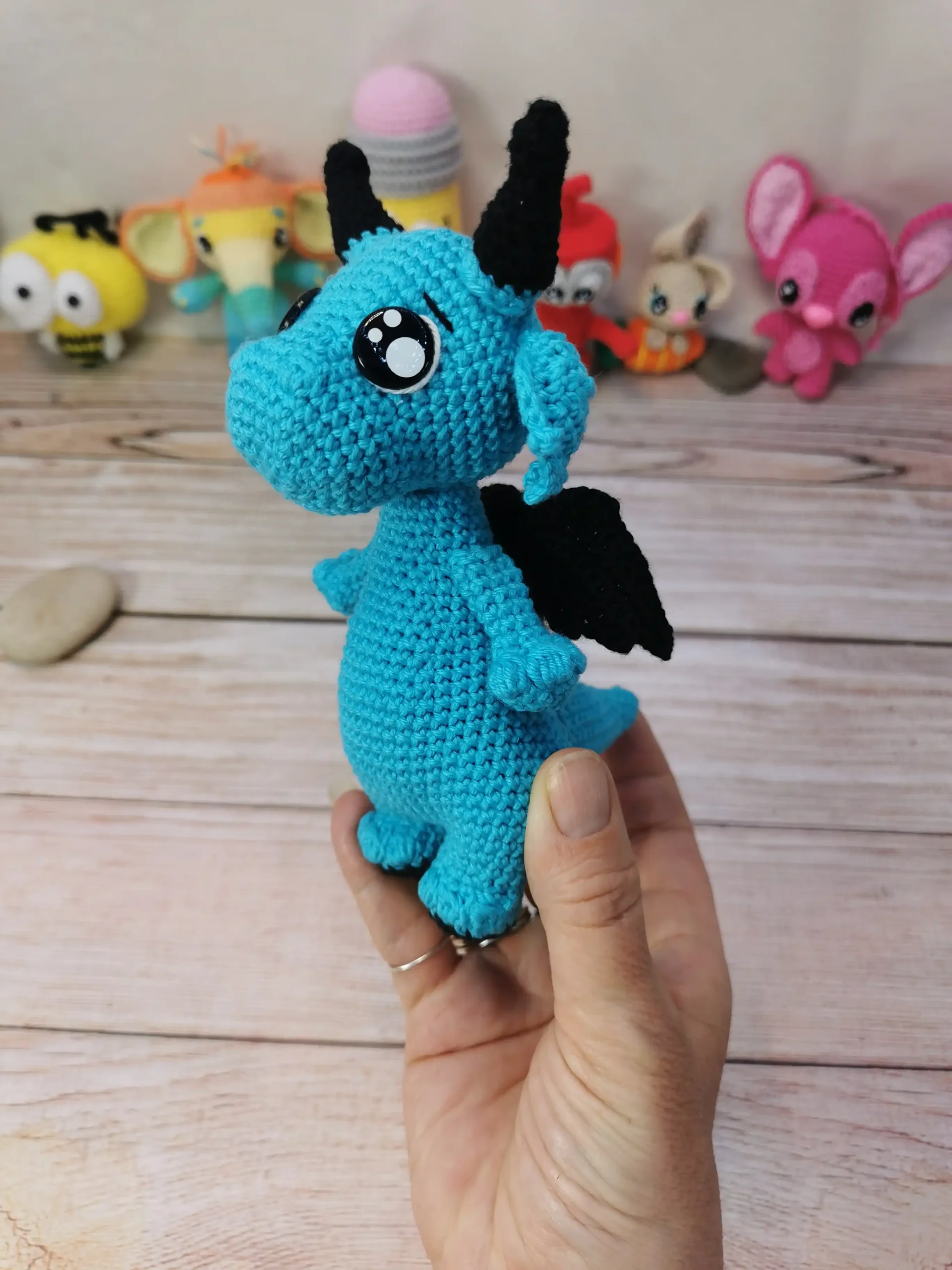 dragon littleblue amigurumi fait main au crochet par La Mu's Heure