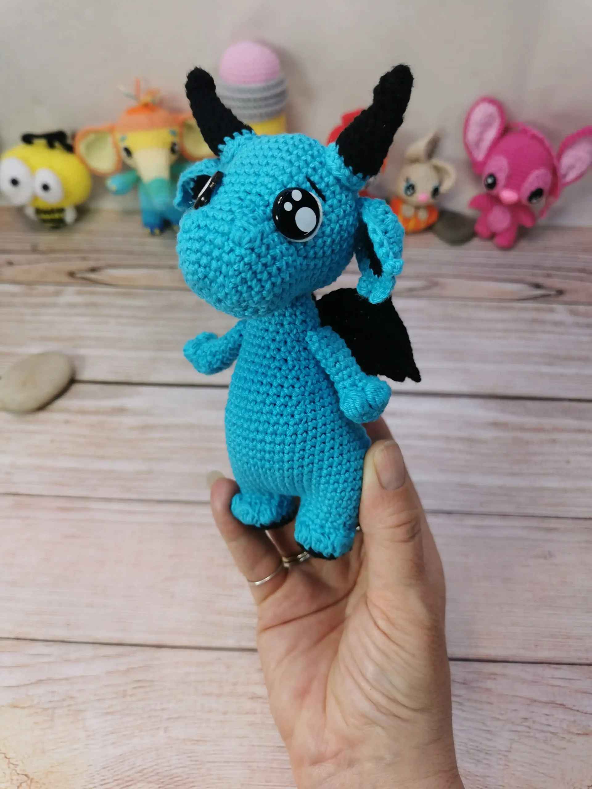 dragon littleblue amigurumi fait main au crochet par La Mu's Heure