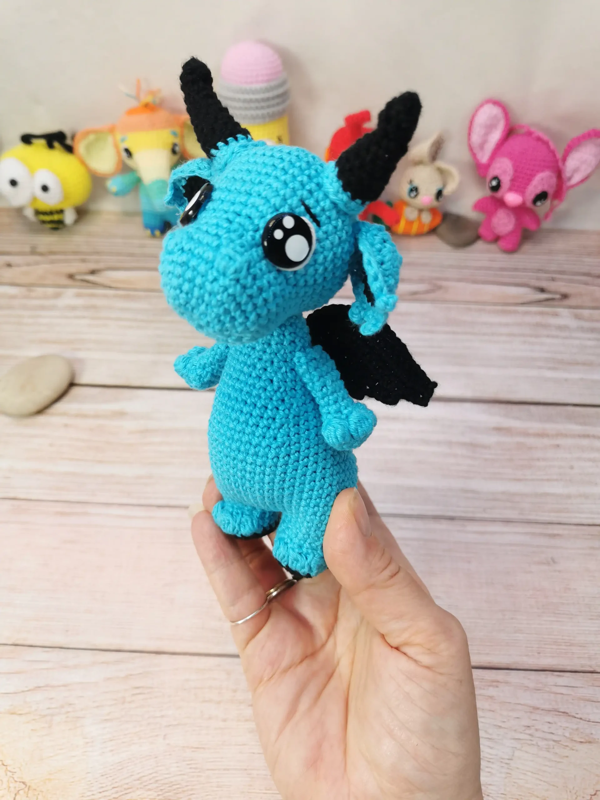 dragon littleblue amigurumi fait main au crochet par La Mu's Heure