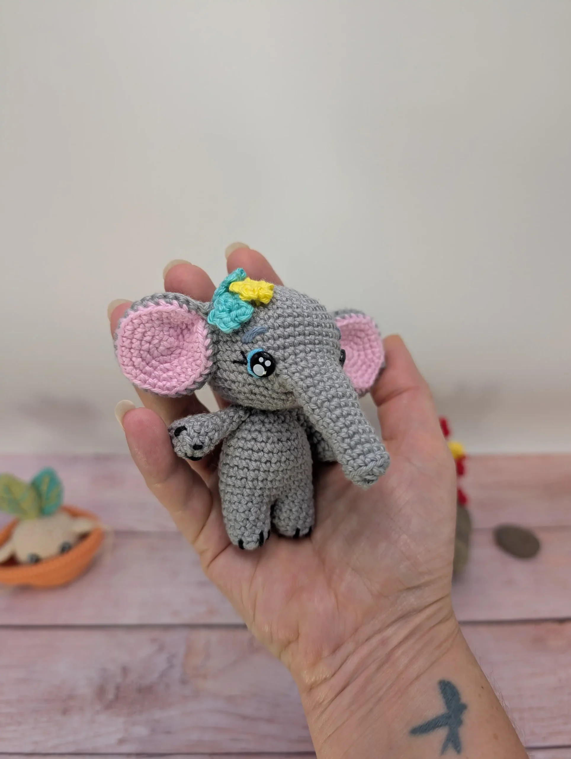 ĂlĂ©phant amigurumi fait main au crochet par La Mu's Heure
