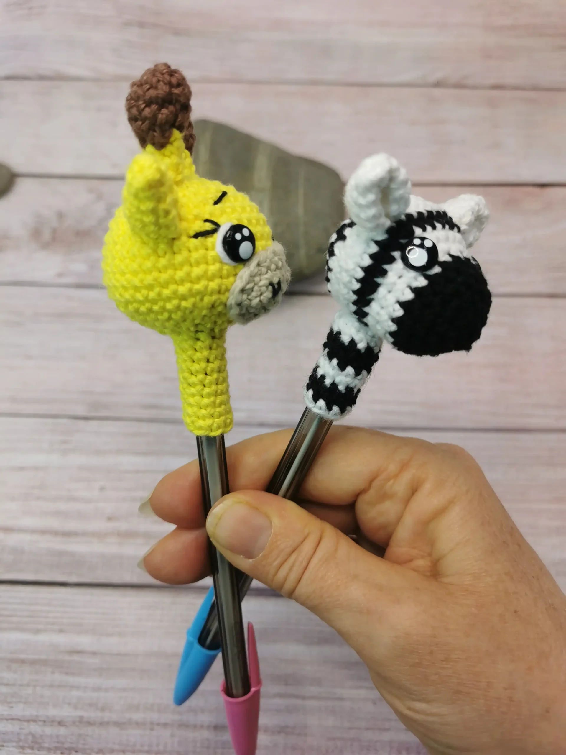 Embout de stylo amigurumi fait main au crochet par La Mu's Heure