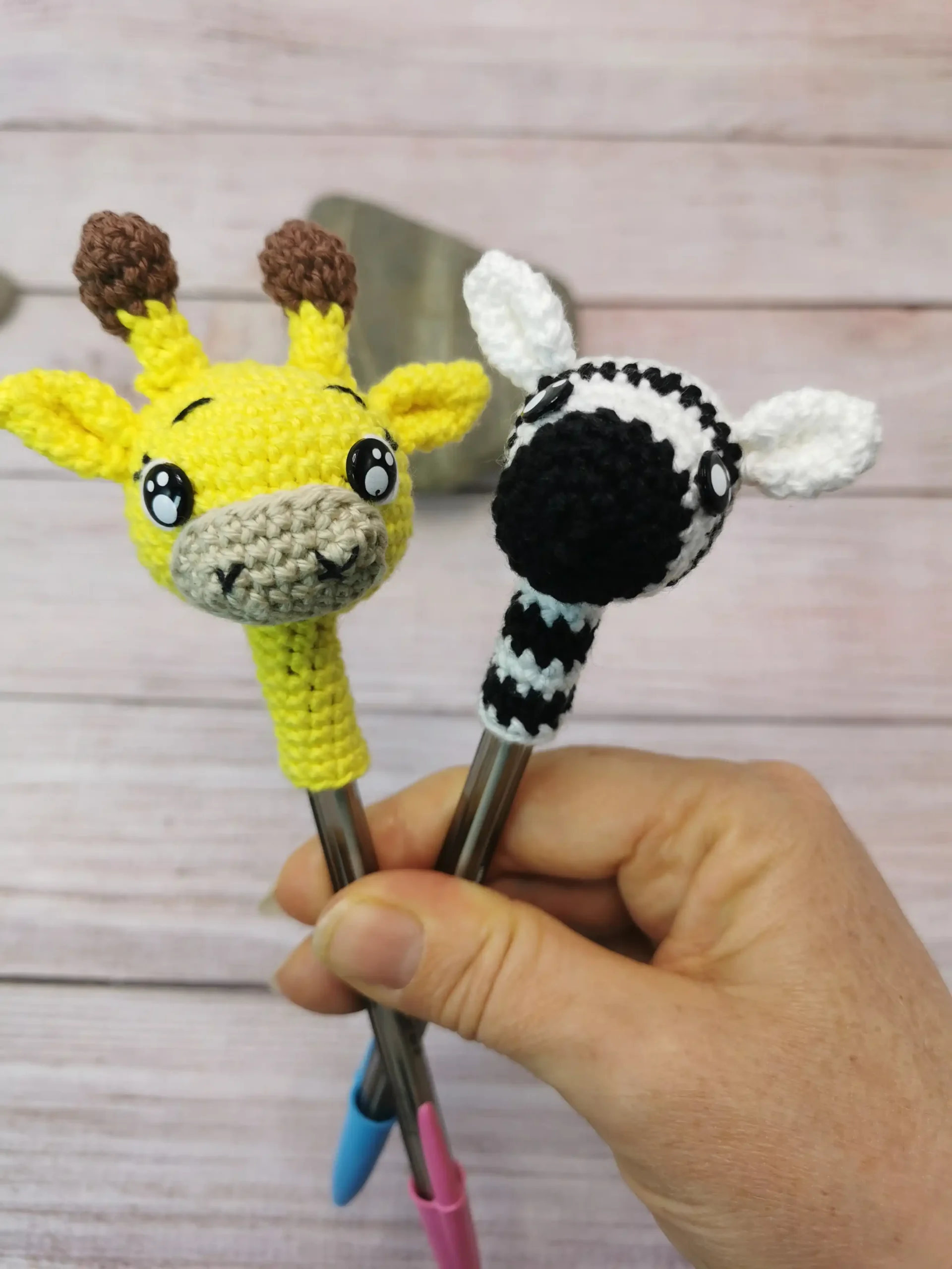 Embout de stylo amigurumi fait main au crochet par La Mu's Heure