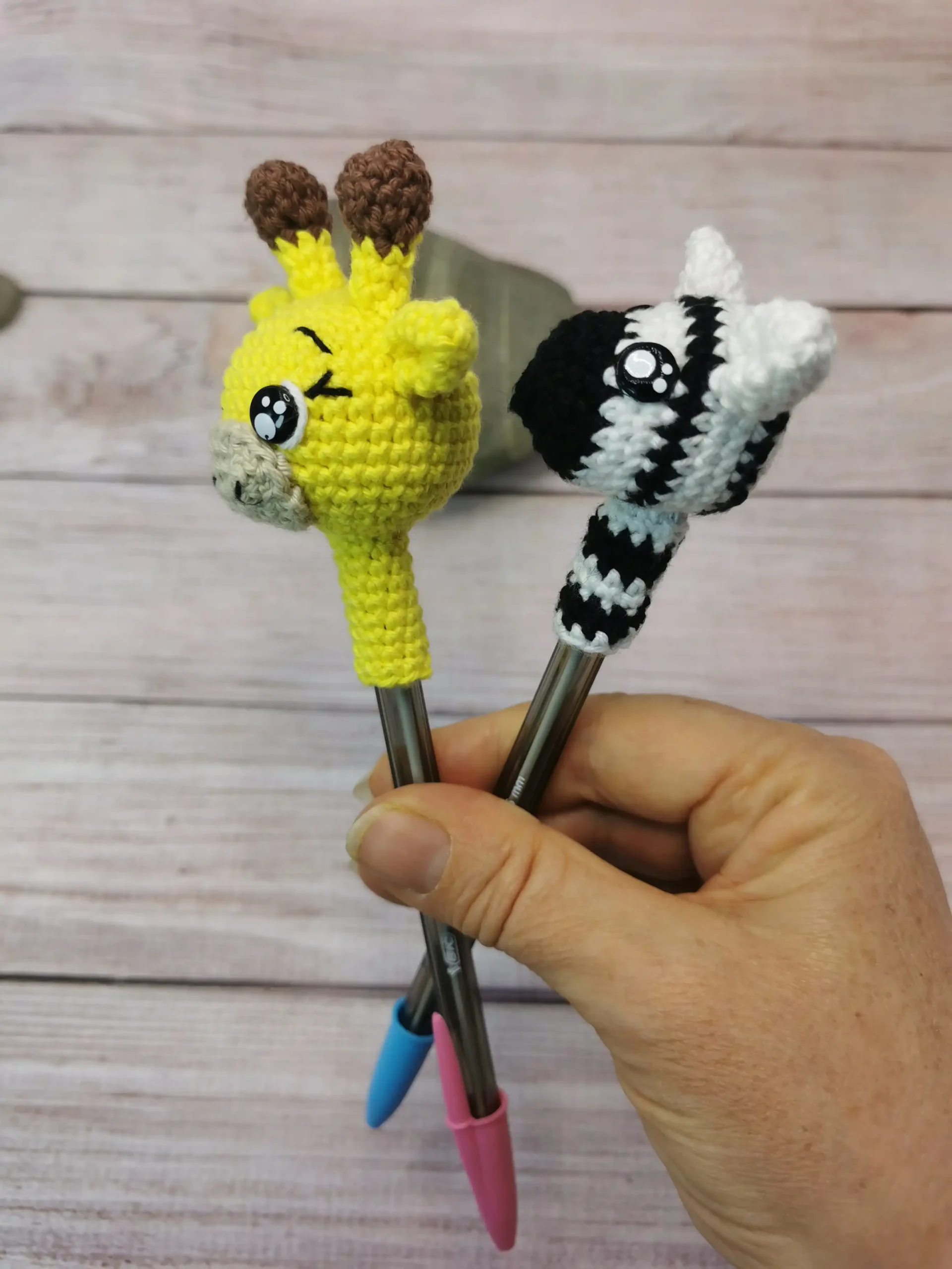 Embout de stylo amigurumi fait main au crochet par La Mu's Heure