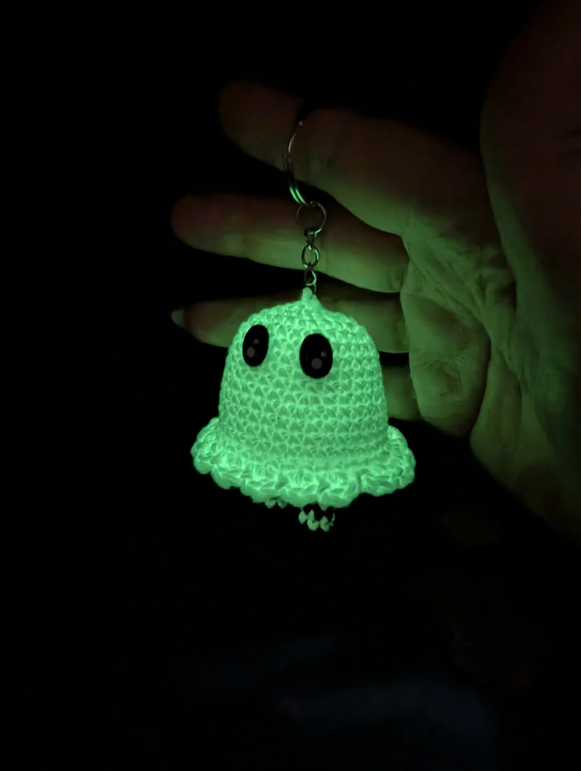 fantôme qui brille amigurumi fait main au crochet par La Mu's heure