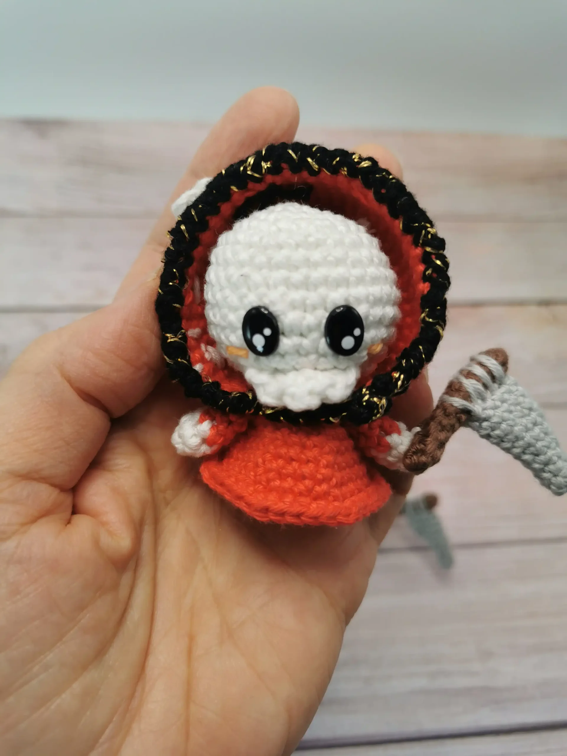 La Petite Faucheuse/Reaper phosphorescente– Amigurumi fait main au crochet – Image 20