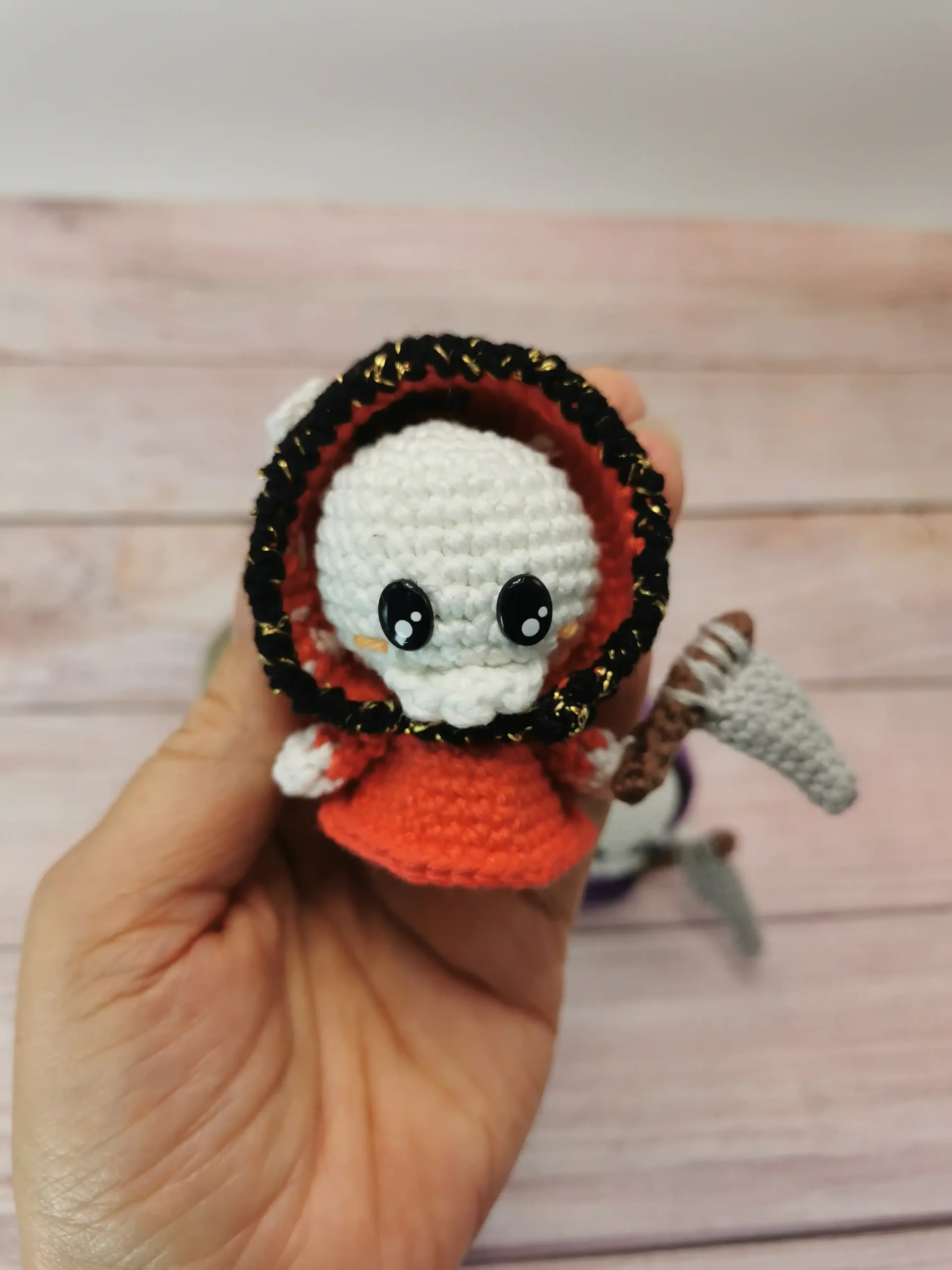 La Petite Faucheuse/Reaper phosphorescente– Amigurumi fait main au crochet – Image 19