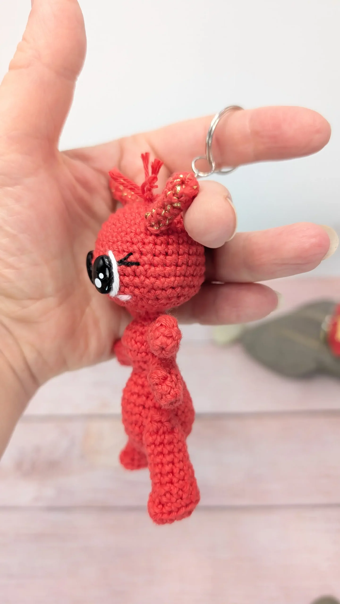 Fourmi rouge amigurumi fait main au crochet par La Mu's Heure