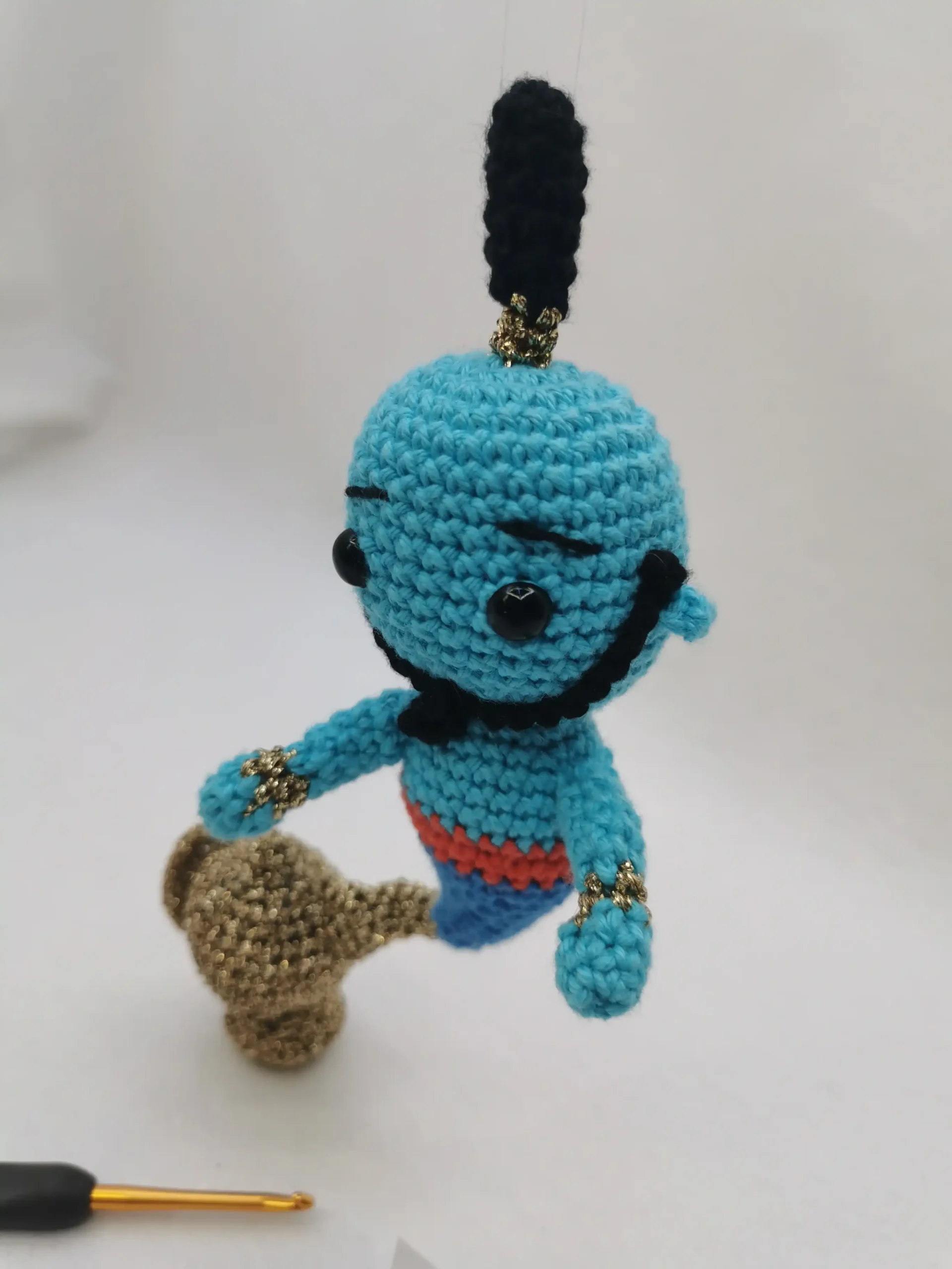 le génie de la lampe amigurumi fait main au crochet fait par La Mu's heure
