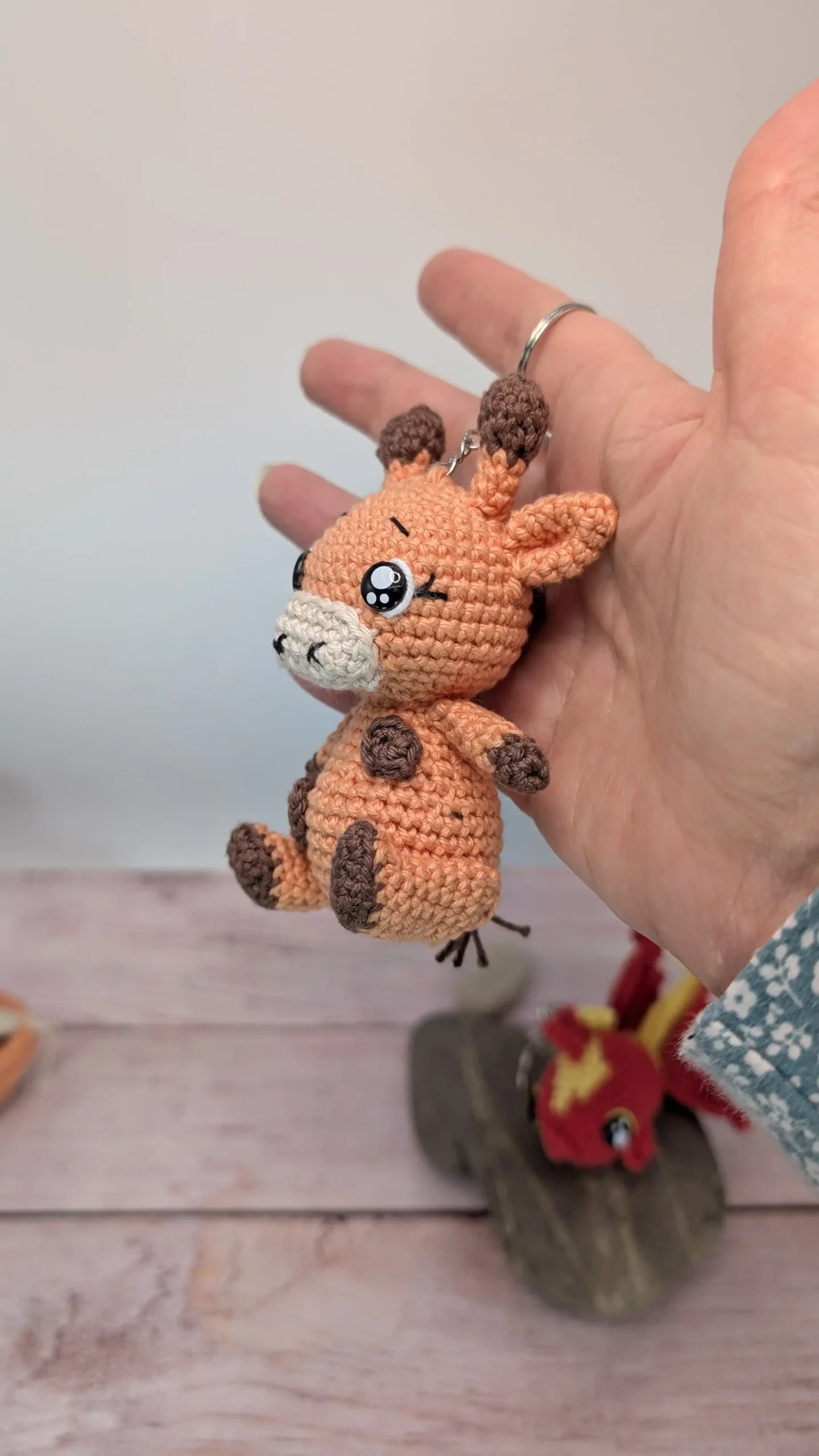 girafe amigurumi fait au crochet par La Mu's Heure