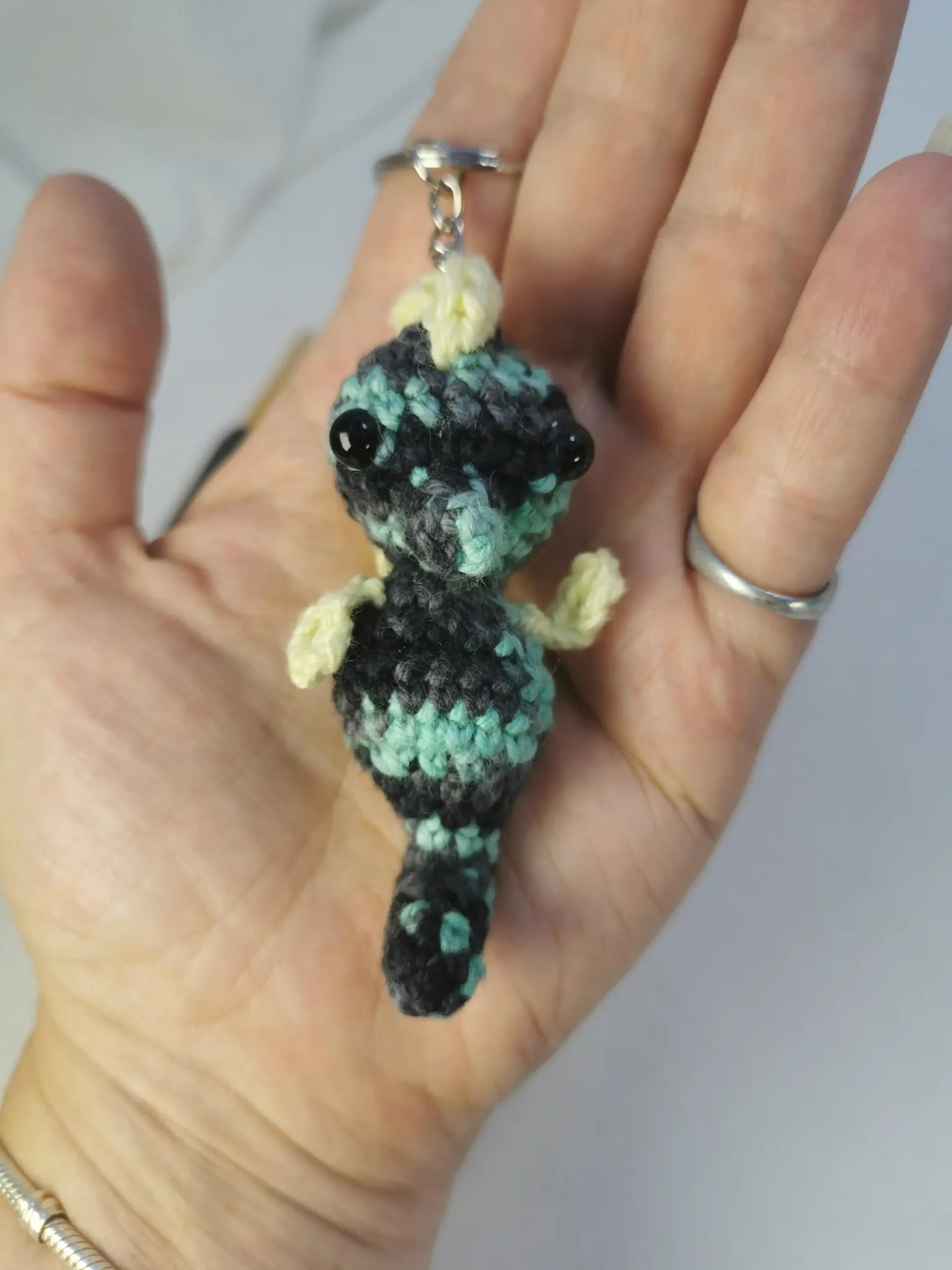 hippocampe amigurumi fait main au crochet par La Mu's heure