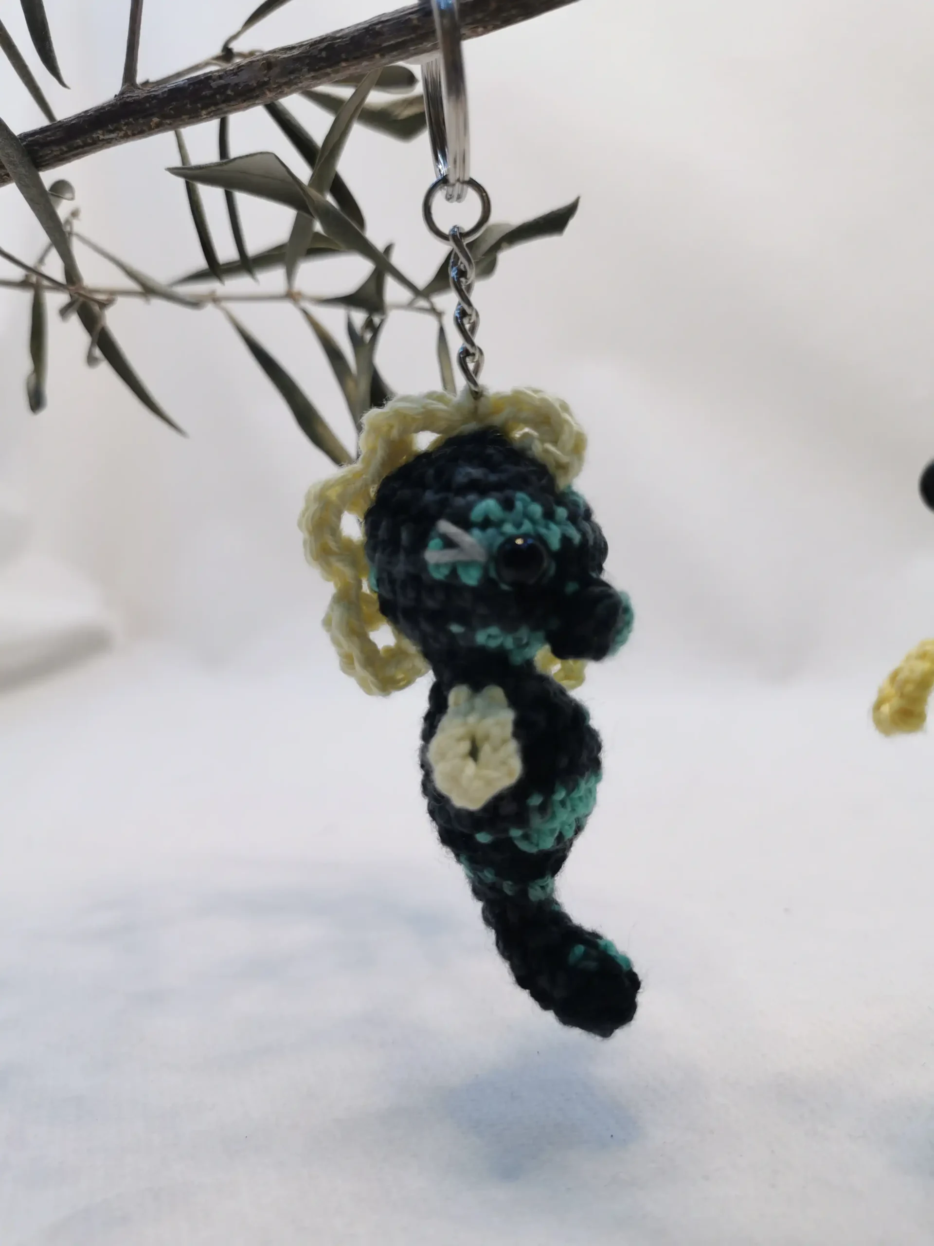 hippocampe amigurumi fait main au crochet par La Mu's heure