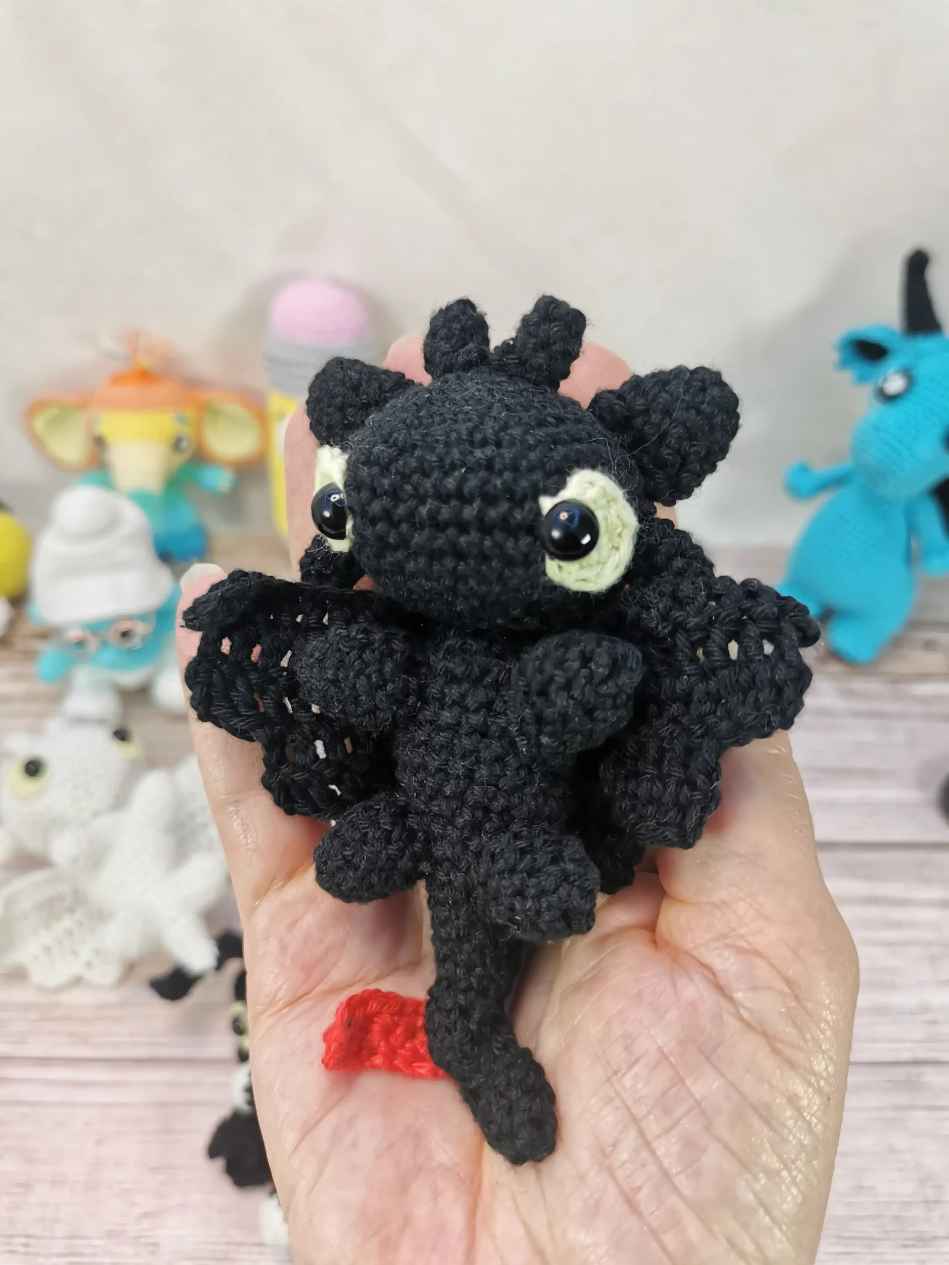 krokmou dragon furie nocturne furie éclair fluorescent amigurumi kawaii fait main au crochet par La Mu's Heure