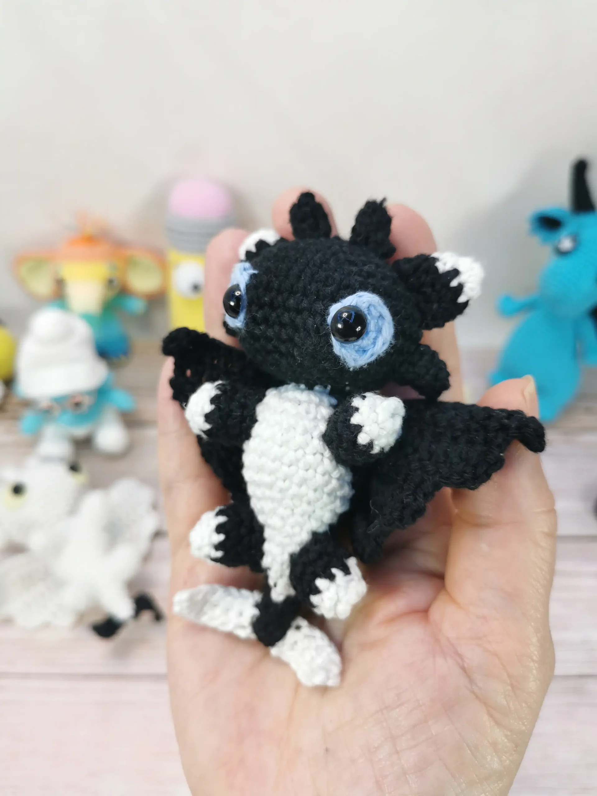 krokmou dragon furie nocturne furie éclair fluorescent amigurumi kawaii fait main au crochet par La Mu's Heure