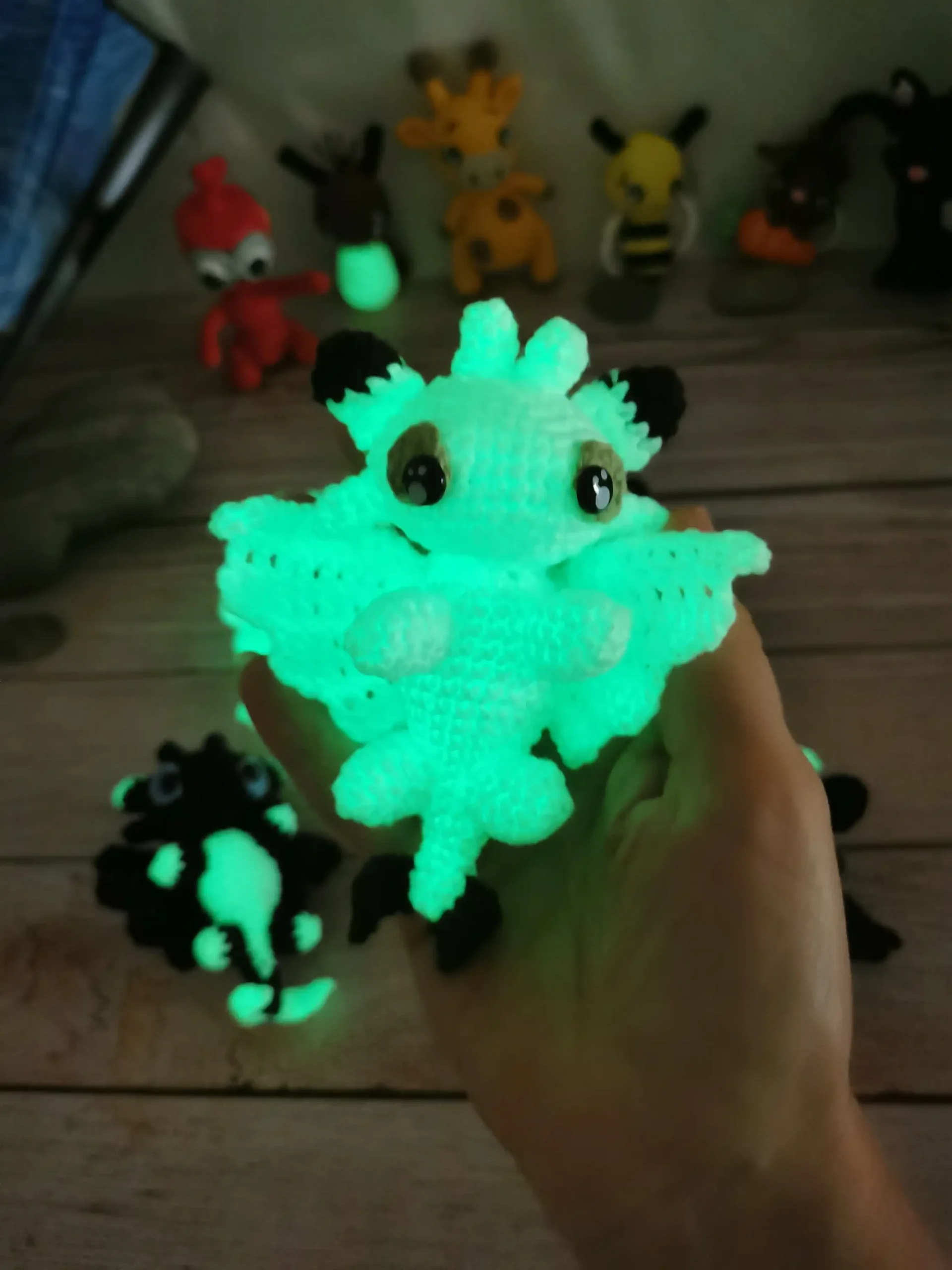 krokmou dragon furie nocturne furie éclair fluorescent amigurumi kawaii fais main au crochet par La Mu's heure